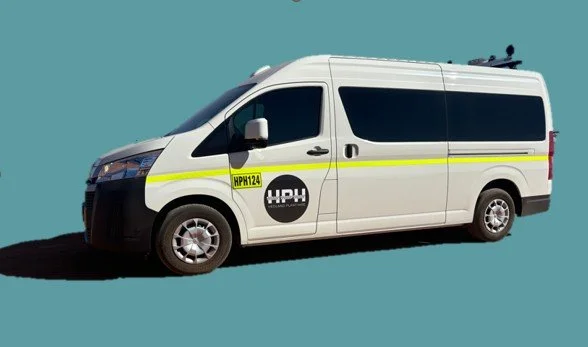 HPH124 Hiace 12 Seater Bus Van Hire.jpg
