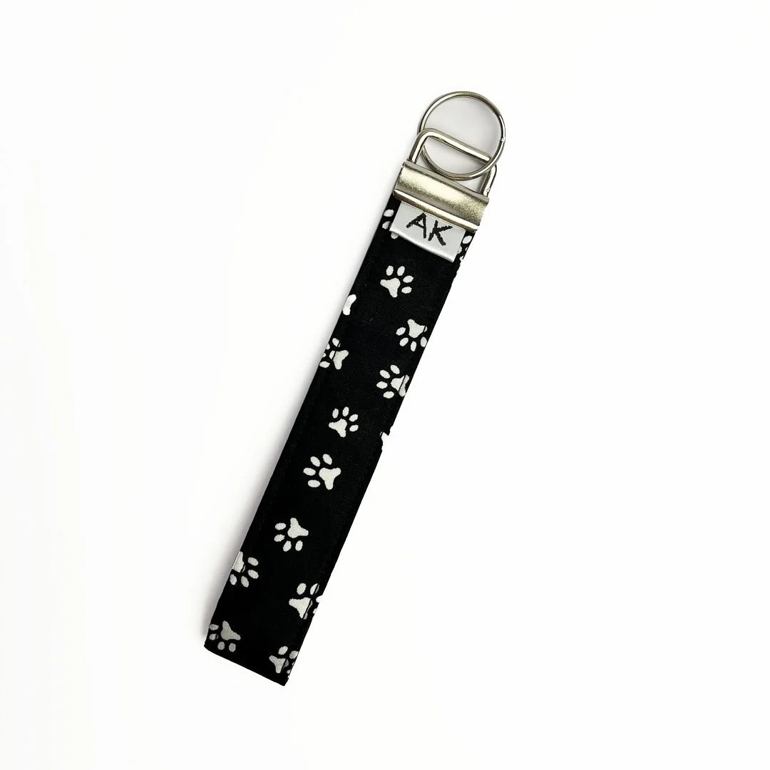 BW Wristlet.jpg
