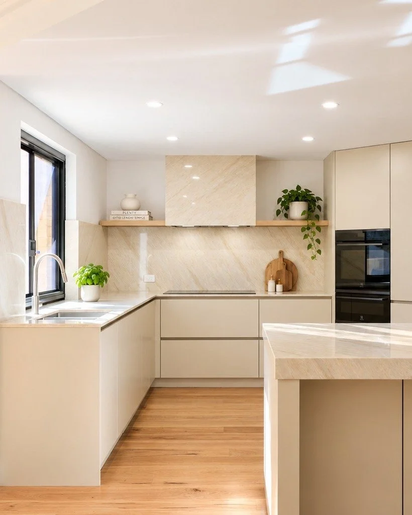 A structural beam used to divide this kitchen, now a stone-topped island brings it together. The real transformation is the space.

Duncraig Project 2026 

Cabinetry - @kitchen_haus 
Interior Design - @collectedinteriorsperth 
Flooring - @lifewood_ta