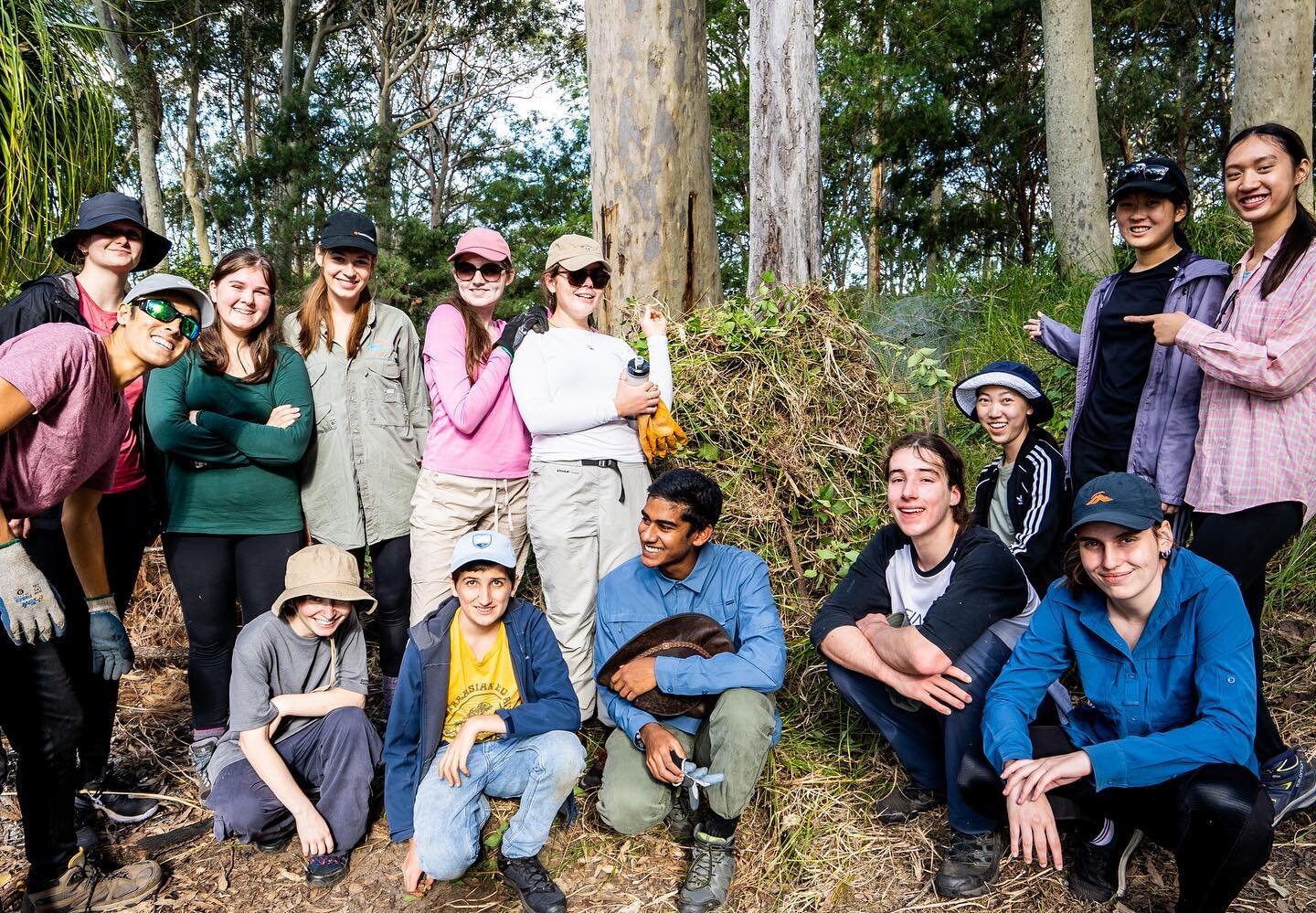 A successful afternoon of Bush Regen! 🌱🌾🧤🪣

This amazing crew removed 5.5 huge bags of invasive weed species from the environment + a pile of lantana that&rsquo;s larger than them! 👏🏼💪🏼🤩

We then cleared some space for tomorrows planting of 