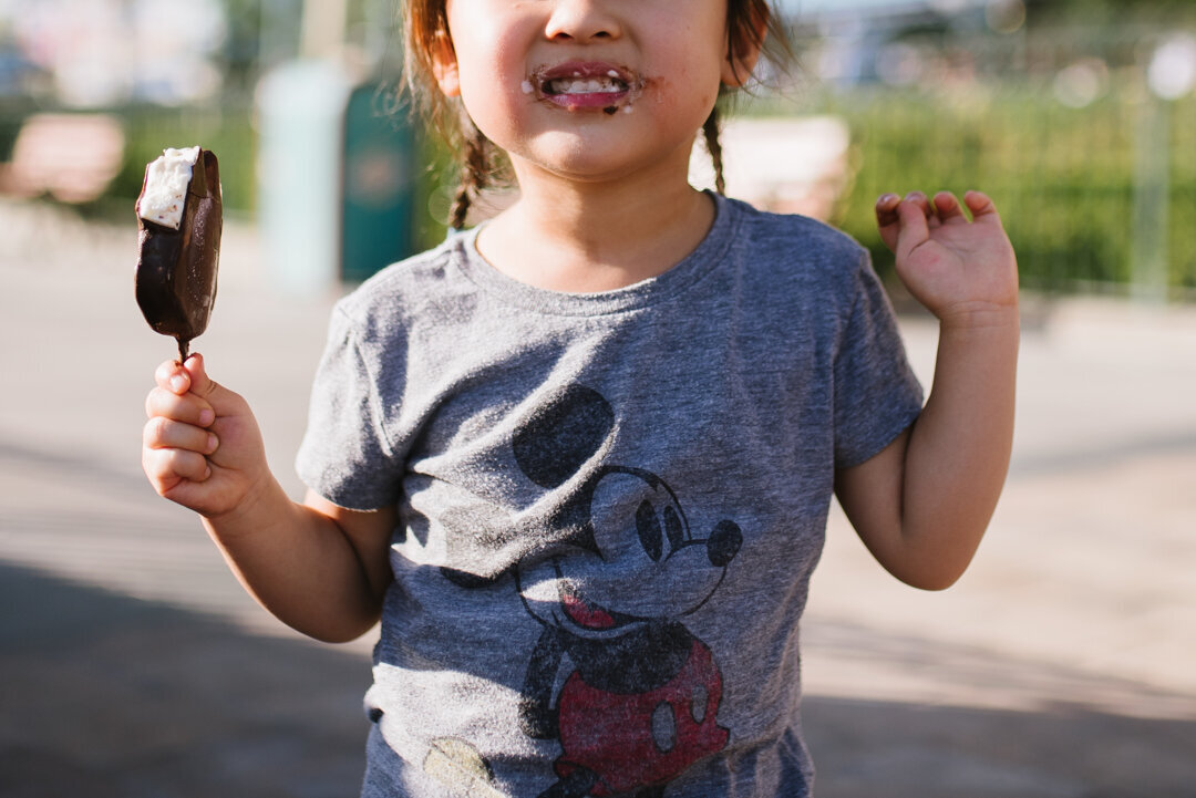 Disneyland+mini+documentary+family+session+by+Los+Angeles+photographer+Tiffany+Luong+(2).jpg