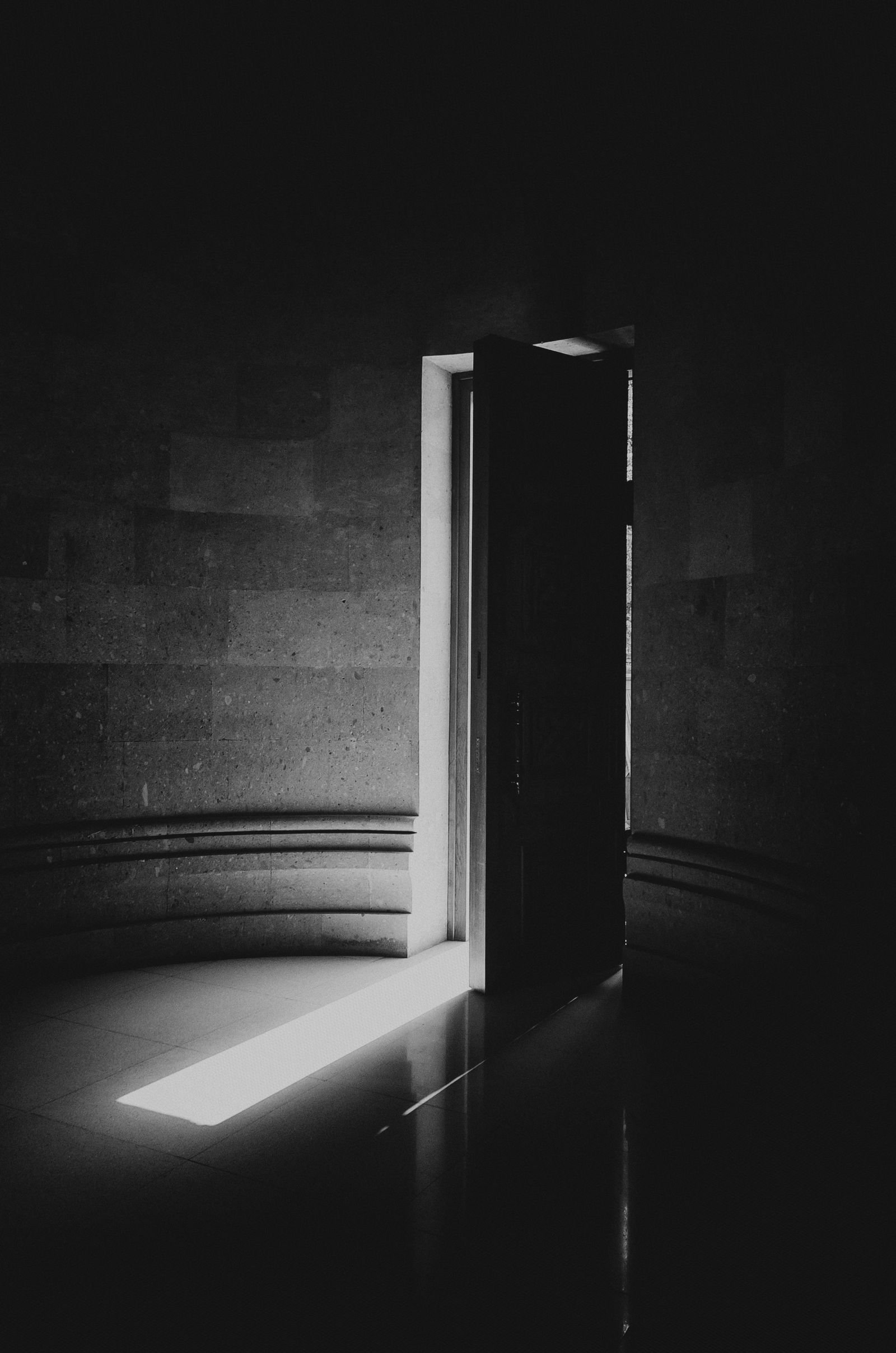 04_residence_doorway.jpg