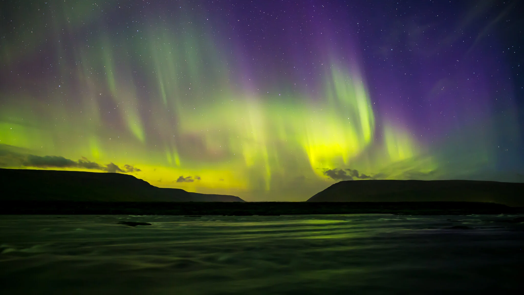 Godafoss Northern lights 1.JPG