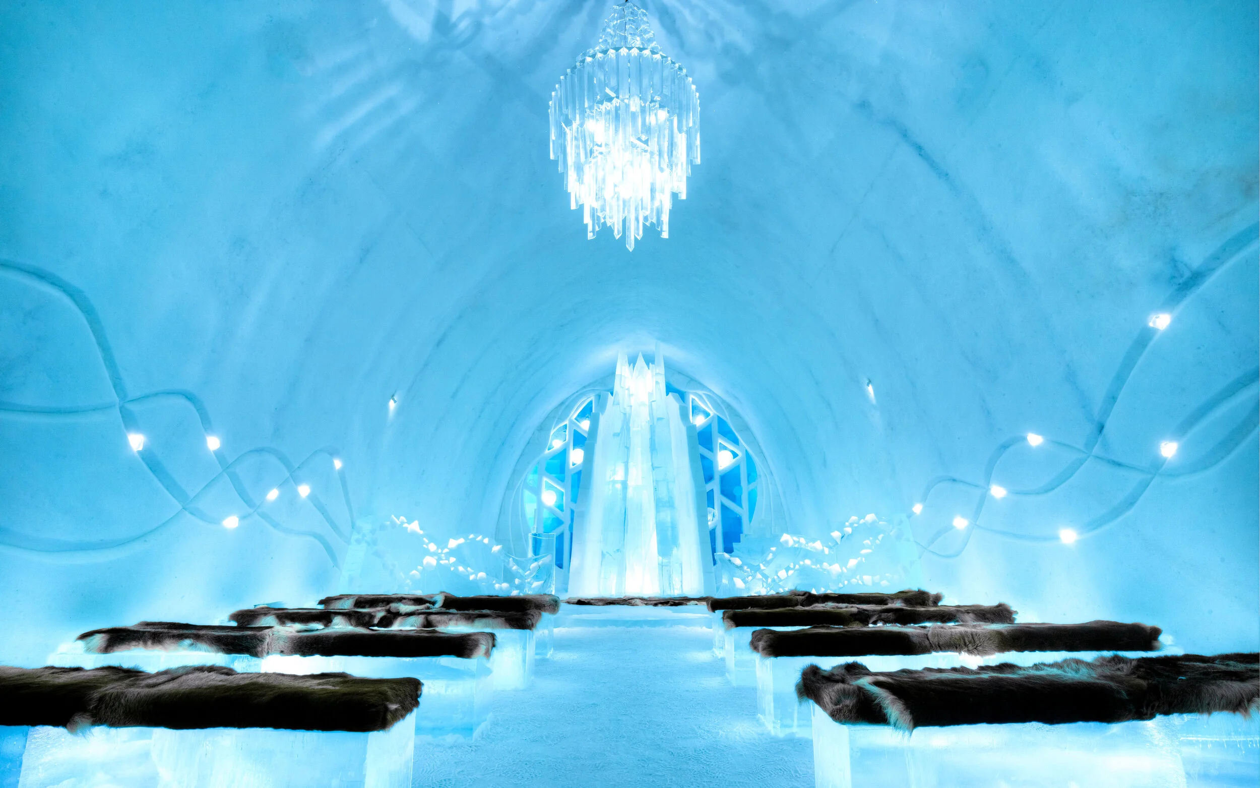 Ice Hotel Ceremony Hall.JPG