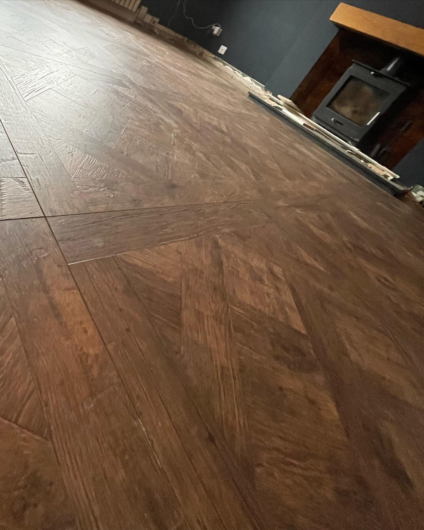 A recent job for a family in Warwick. Laminate from quickstep&rsquo;s impressive patterns range. Beautiful timeless parquet pattern that looks as if it&rsquo;s always been there. 

____________________________

* Carpets
* LVT
* Laminate 
* Vinyl 
__
