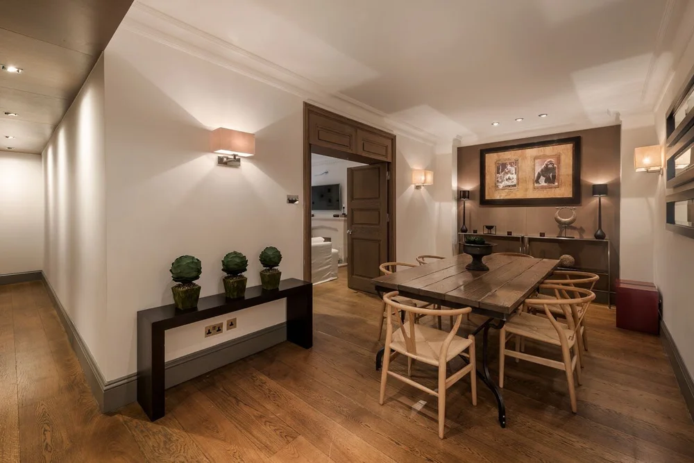Two bedroom apartment -Cadogan Sq — Amarant Real Estate