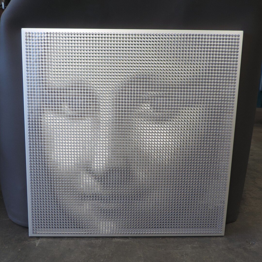 Our version of Leonardo da Vinci&rsquo;s painting Mona Lisa made through sculptural imaging with Ombrae Optical Tiles. The Ombrae System is treatment for changing the topography of a surface in a material to cause it to display a three-dimensional pr