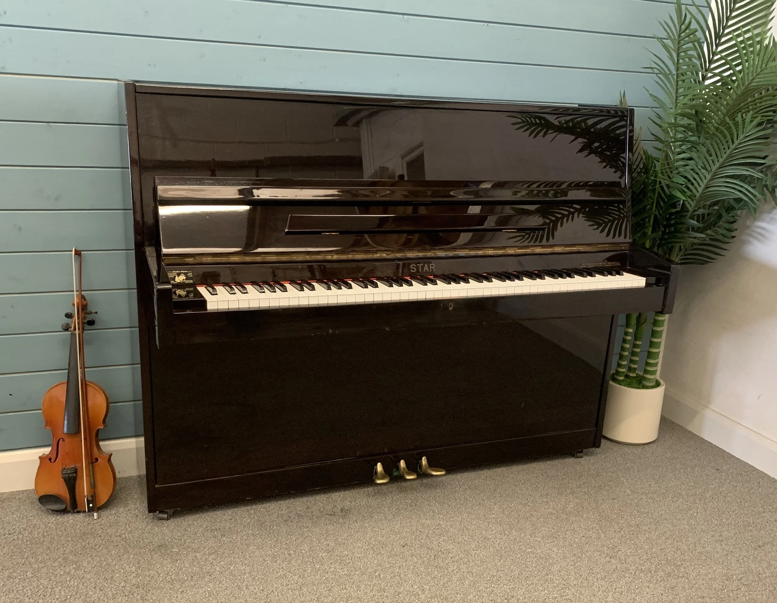Star Upright Piano