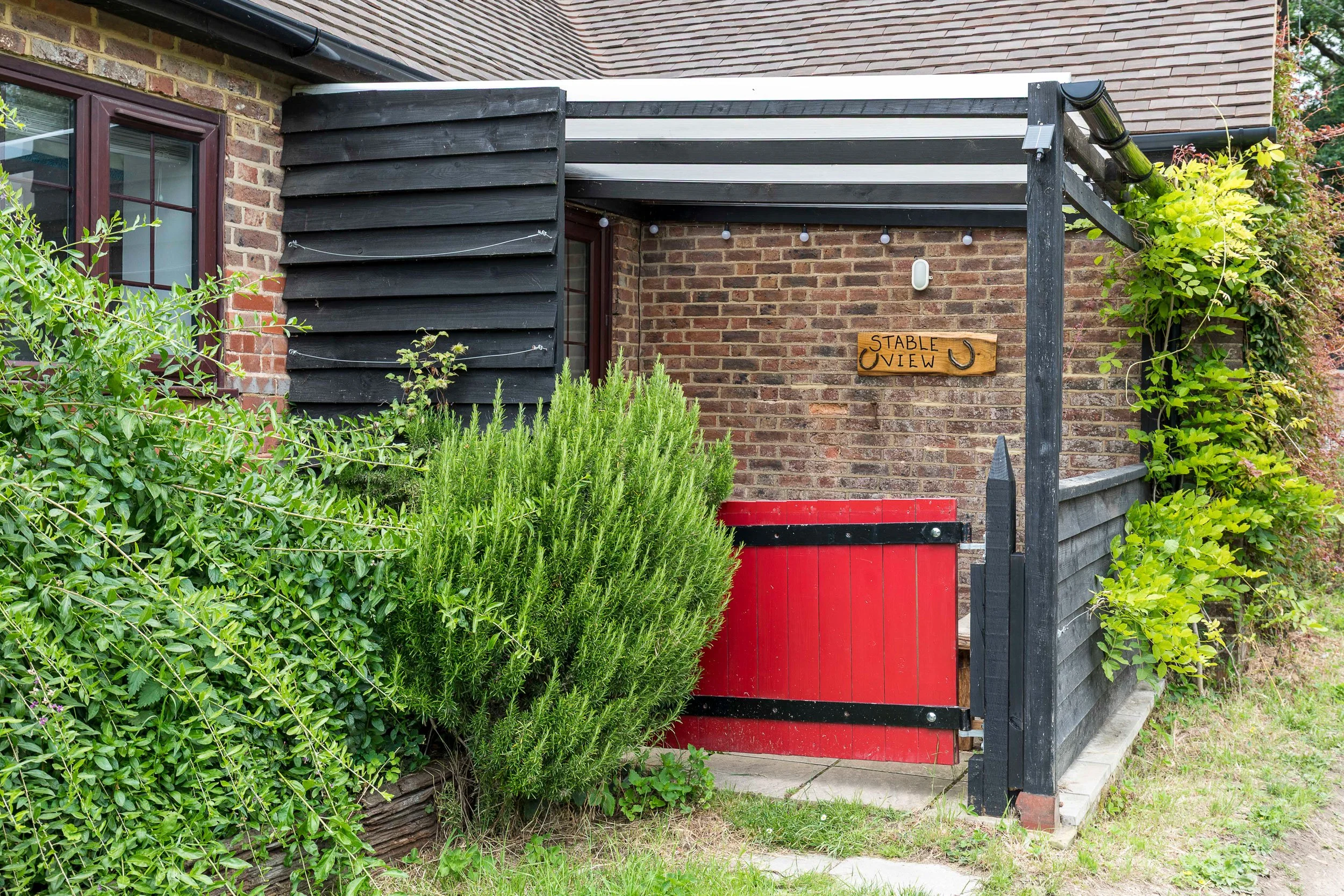 Stable View (sleeps 6)