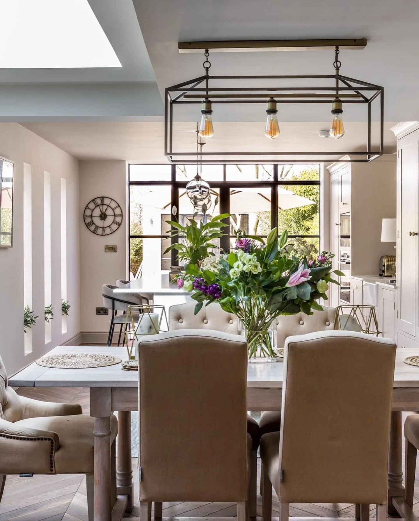 🤩 So, it&rsquo;s been a while in the making but we can finally show you what we have been working on recently. This absolutely stunning property in the centre of Chichester has been completely refurbished with no expense spared. Just take a look for