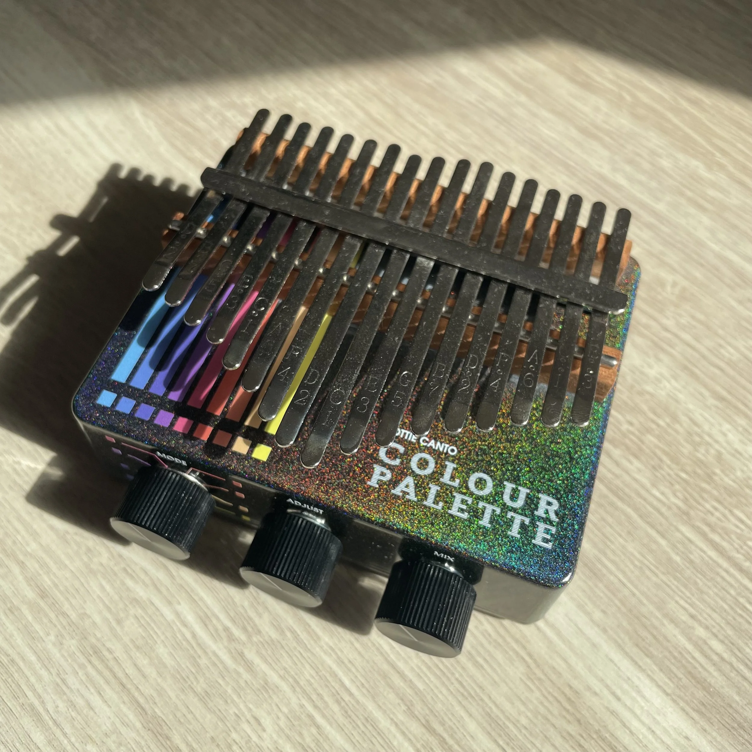 handmade guitar pedals uk — Lottie Canto