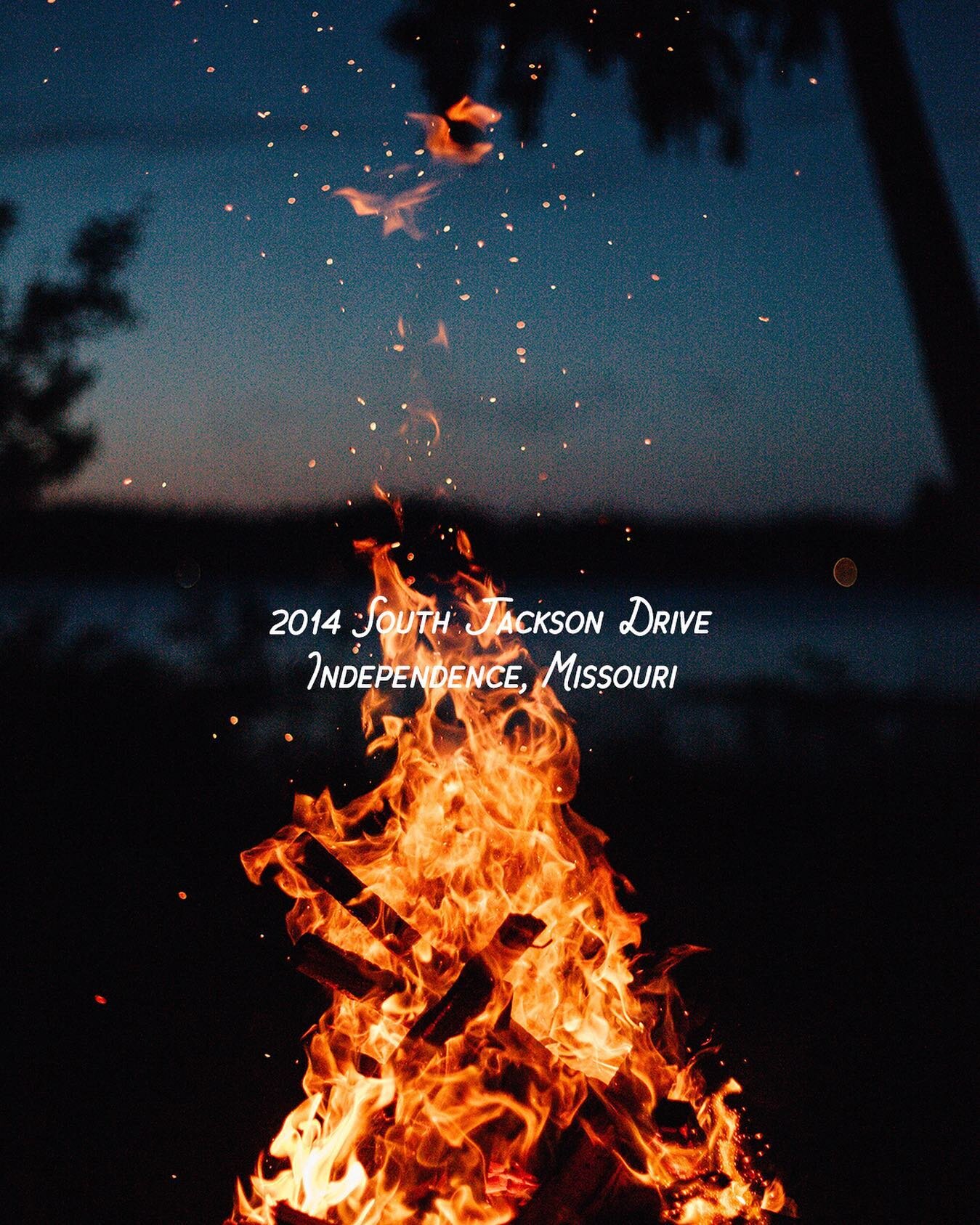 Apple cider, hot chocolate, and chillin&rsquo;? Yes please! Come hang out this Sunday at 6:00p!