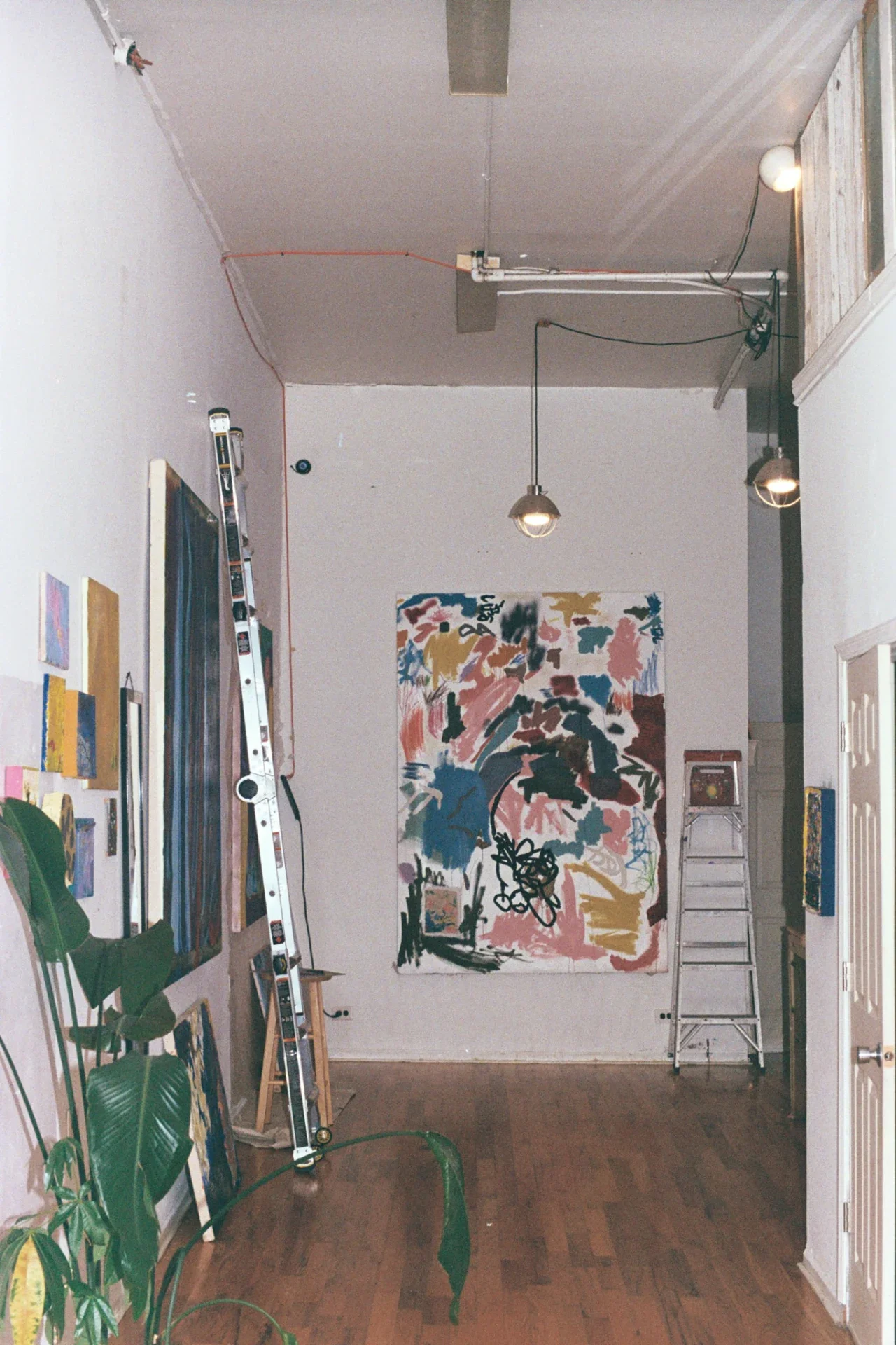 Roland Santana In Studio (4).webp