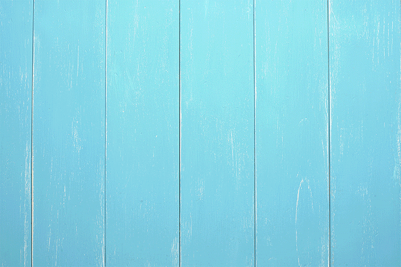 Animated countdown from five, wooden background