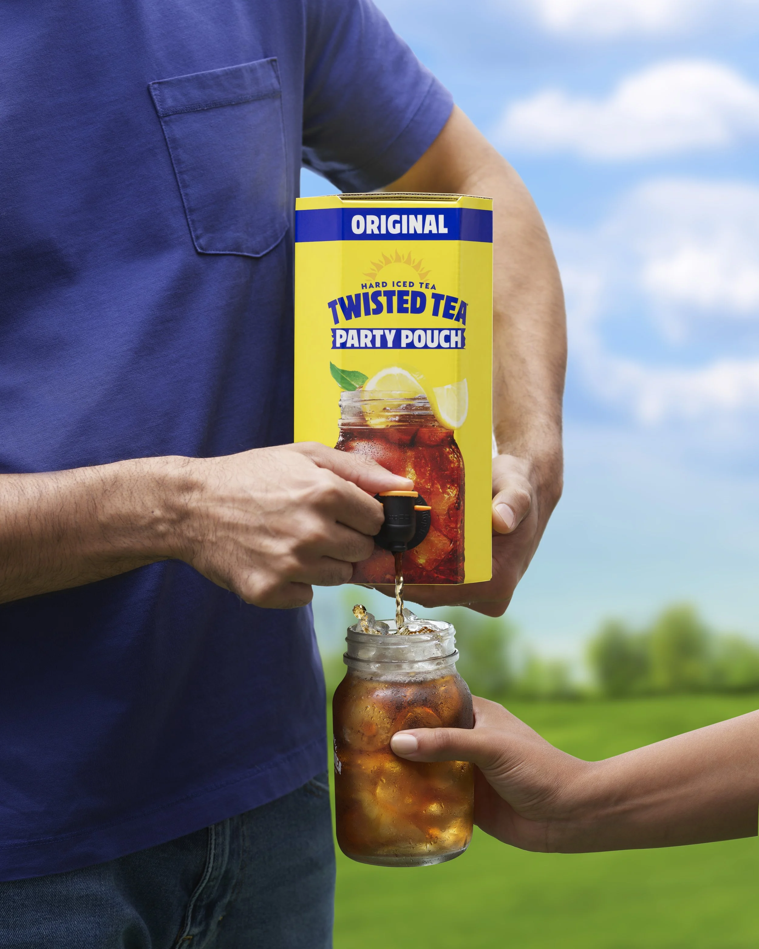 TwistedTea_PartyPouch_Shot3.jpg