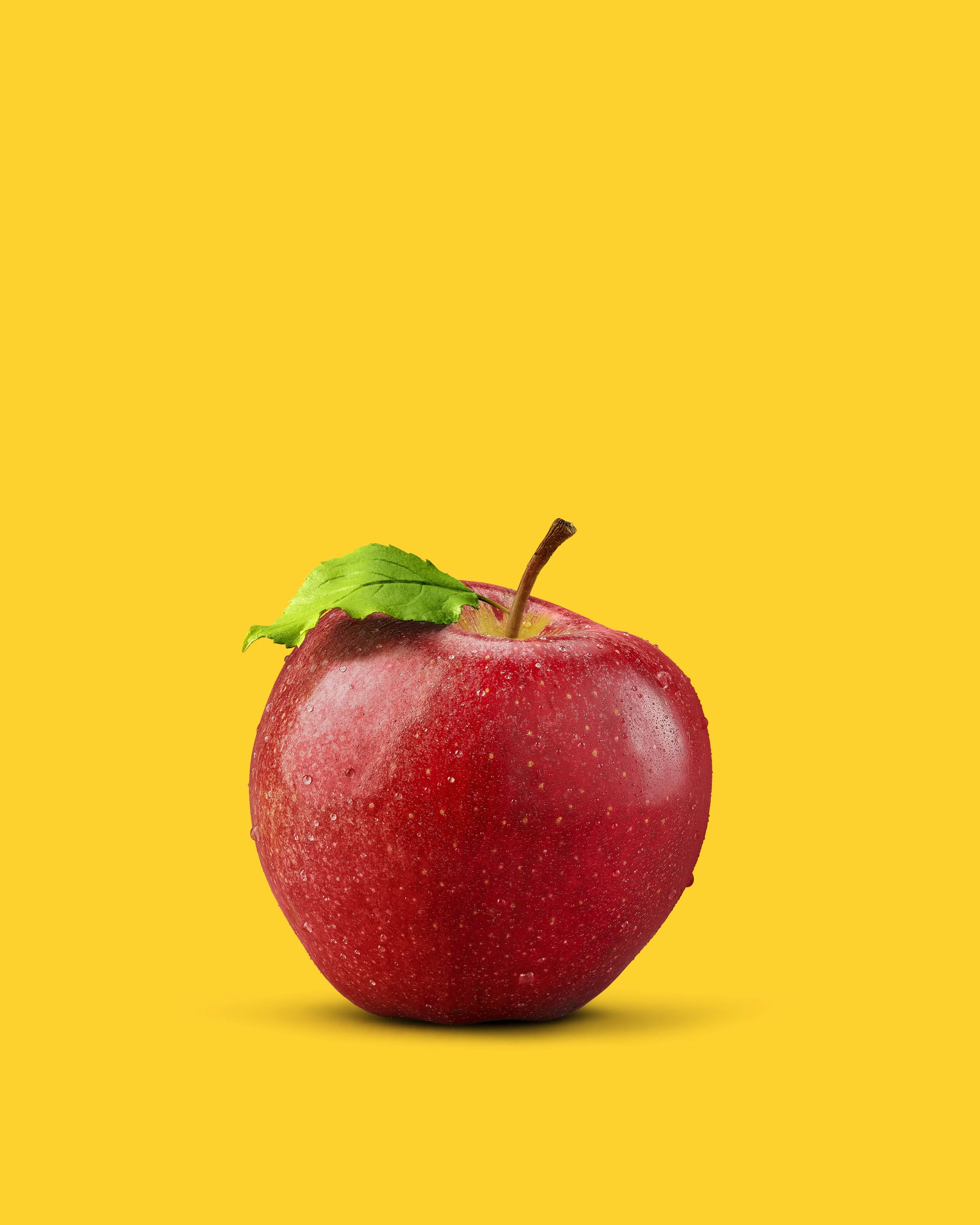 Motts_Fruit ID_RedApple_Hero_v1_Wet.jpg