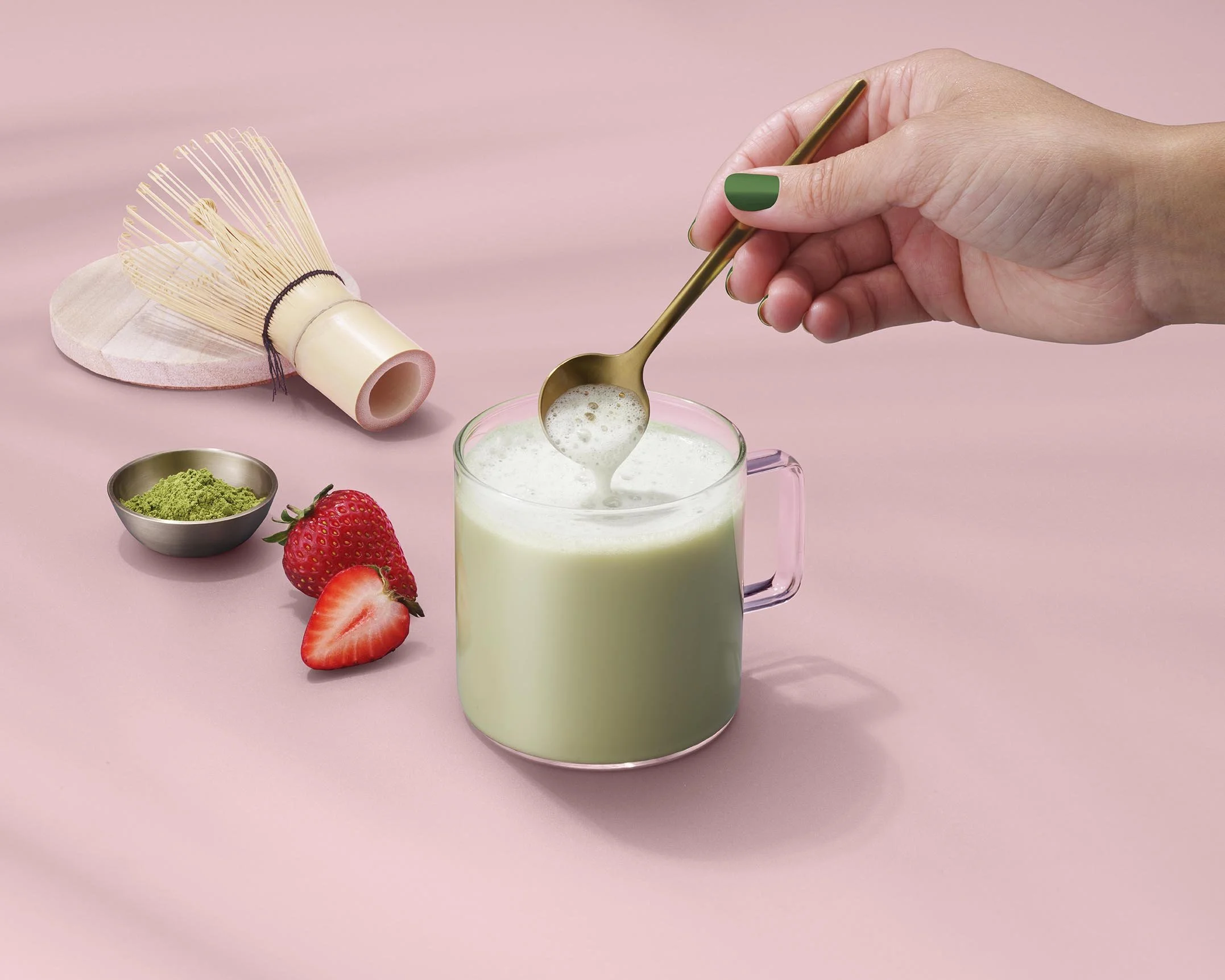 GMCR_SIPT_4.2025_Alt3_StrawberryMatchaLatte-Cropped_LR.jpg