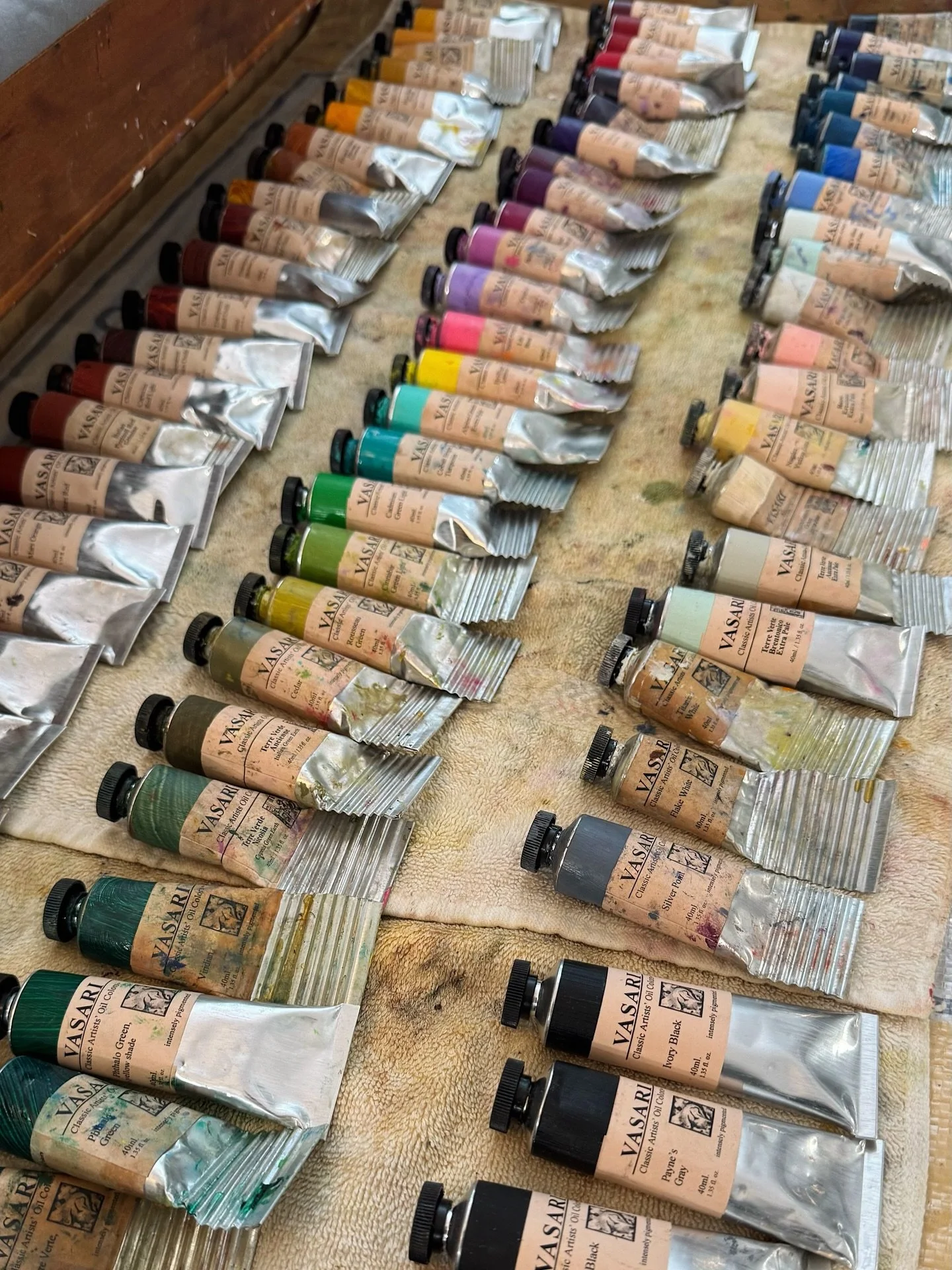 All or Nothing kind of gal 🌈

@vasari_oil_paint