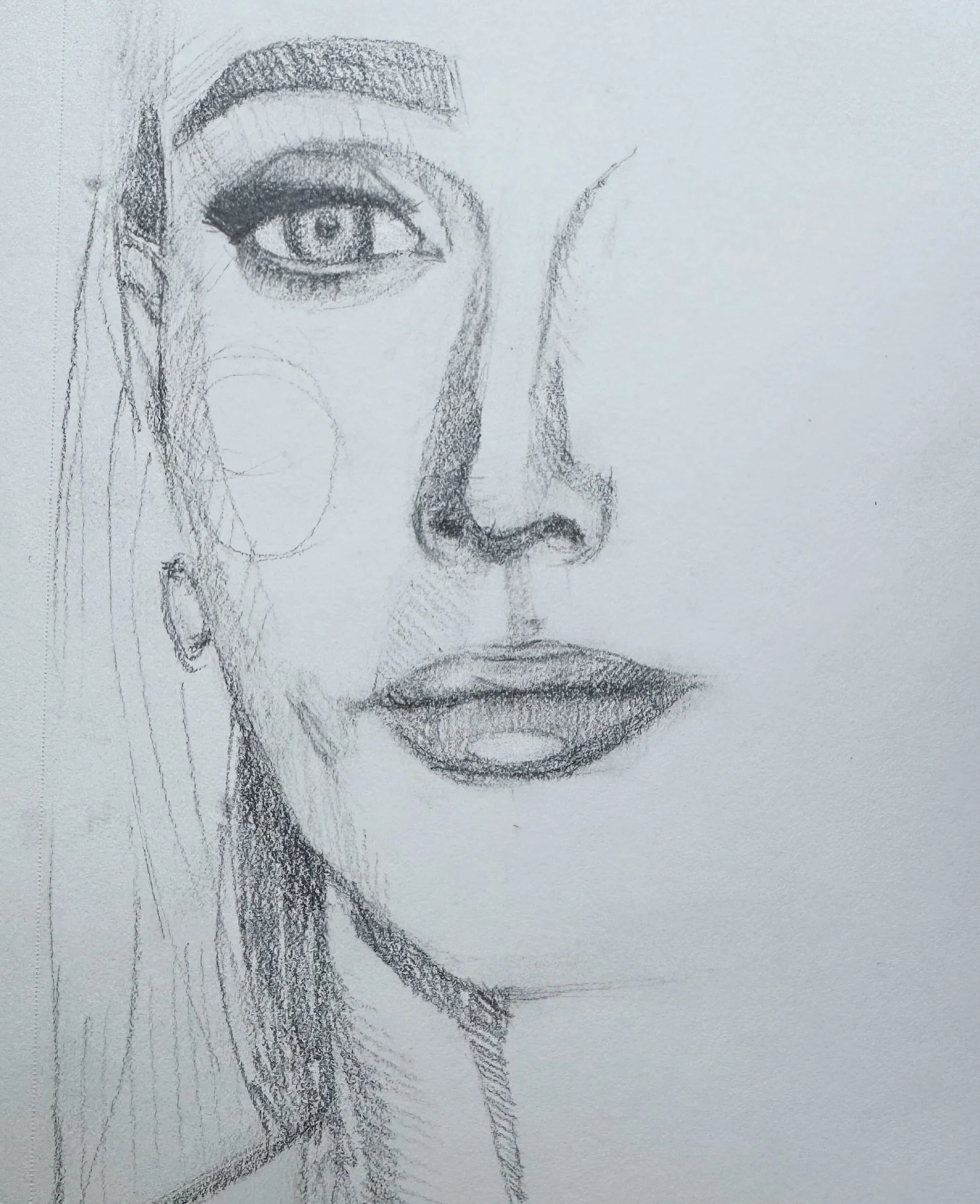 Sunday sketches 🩶 

@gwynethpaltrow