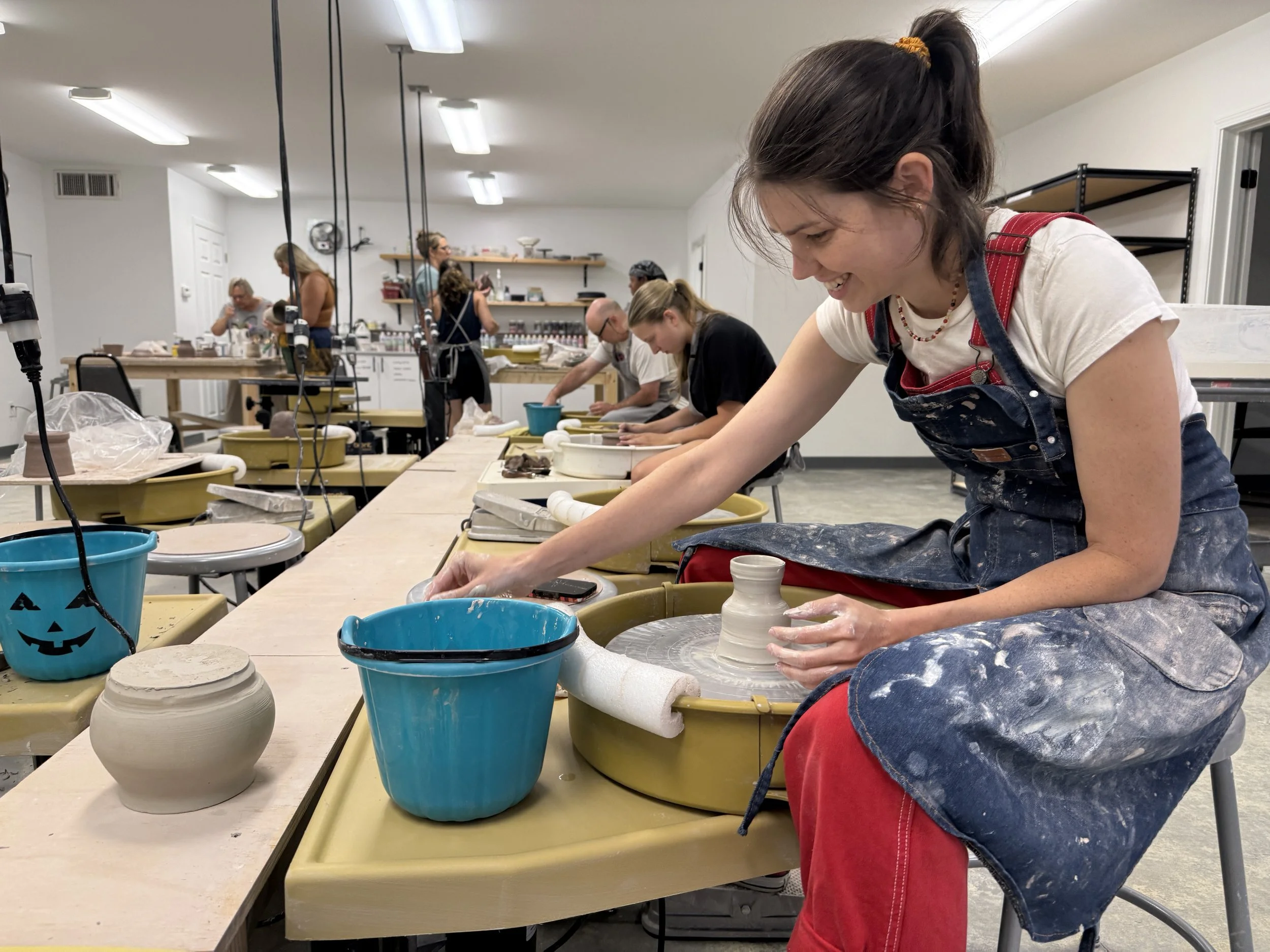 Ceramics: Handbuilding + Wheel / October 14- November 18