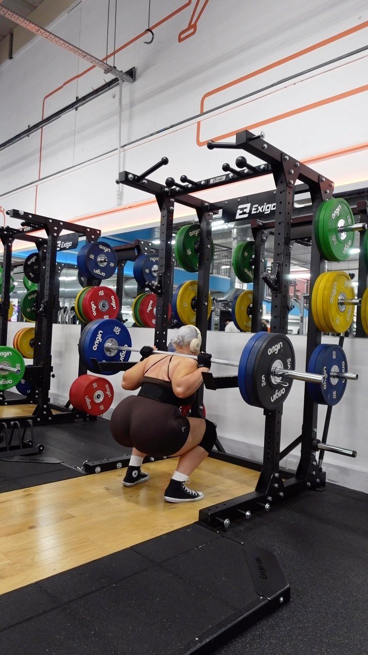 Great squat session yesterday. I’m loving the slow and consistent progress (my favourite kind). Was really happy to hit 6 reps with 110kg🔥
Wearing @oneractive Effortless in 🍫70% cocoa
#oneractive #strengthtraining #strongwomen #thegymgroup