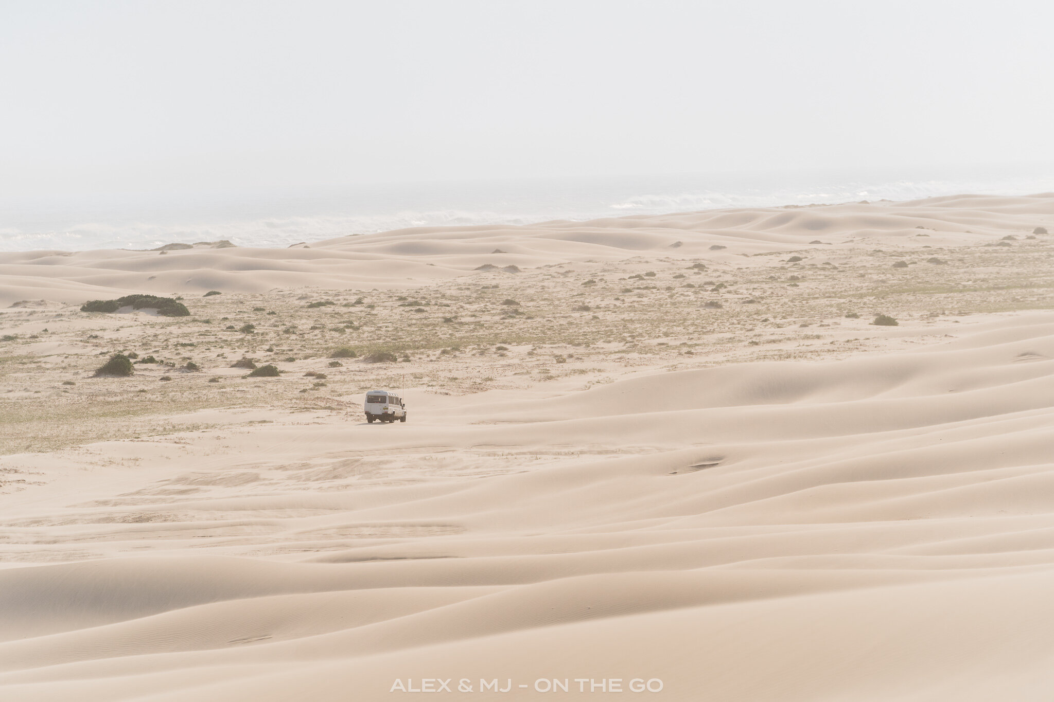 Alex-MJ-On-the-GO-road-trip-Australie-preparation-port-stephens-4x4-dunes.jpg