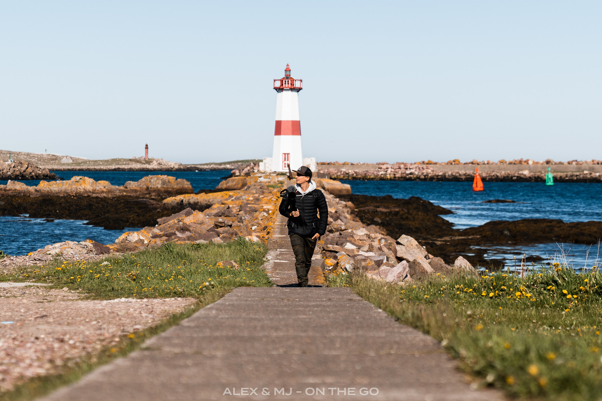 Alex-MJ-On-the-GO-Voyage-Terre-Neuve-lighthouse-Saint-Pierre.jpg