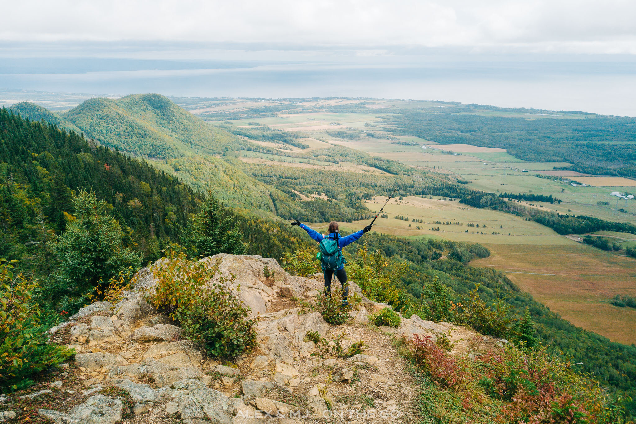 Alex-MJ-On-the-GO-Gaspésie-Sommet-vue.jpg