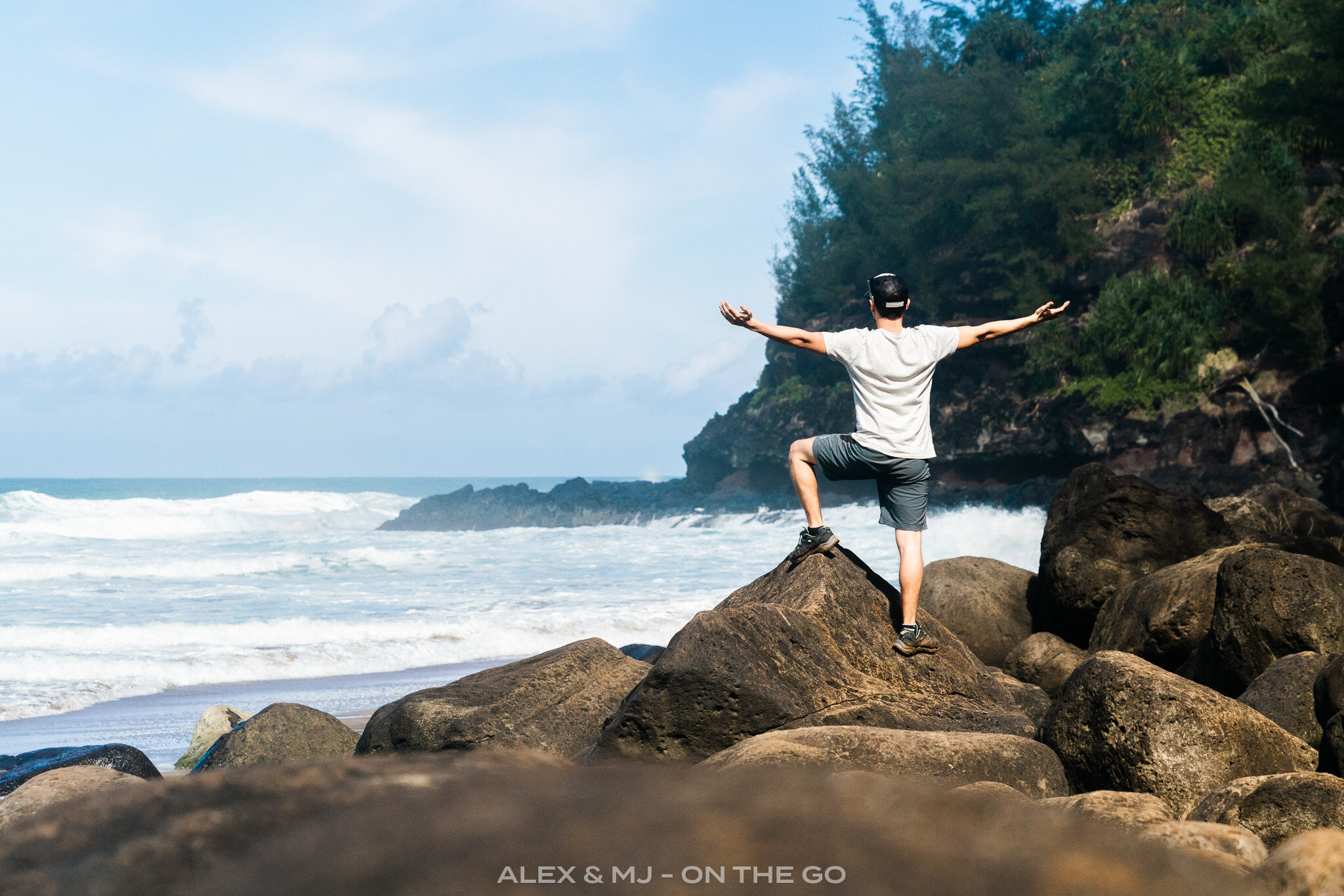 Alex-MJ-On-the-GO-12_belles_plages_Hanakapi'ai Beach.jpg