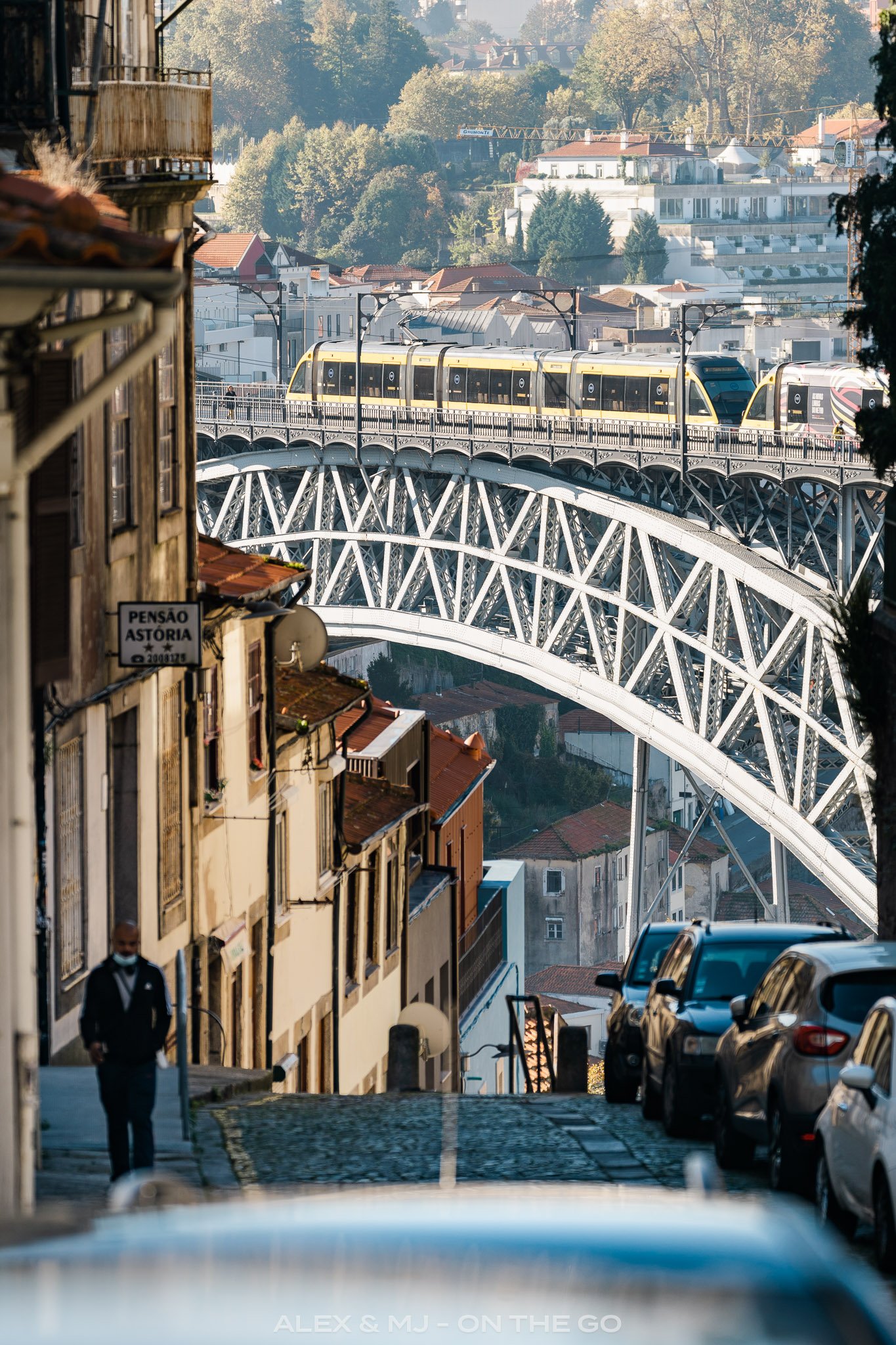 Alex-MJ-On-the-GO-Portugal_itinéraire_Porto_pont et tram.jpg