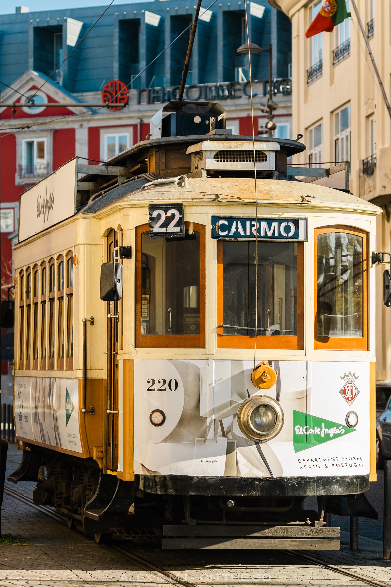 Alex-MJ-On-the-GO-Portugal_itinéraire_Porto_tram.jpg