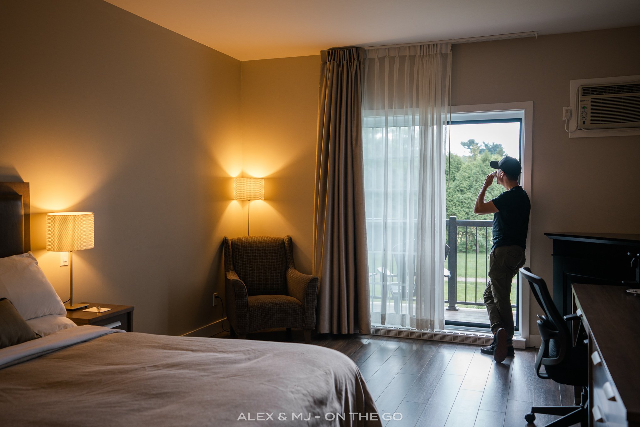 Alex-MJ-On-the-GO_Centre-du-Quebec_Hotel Monfort_chambre interieur.jpg