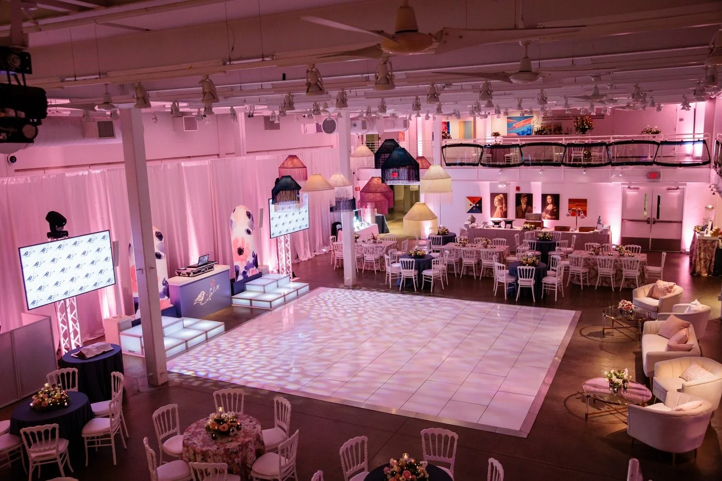 A night full of joy, sparkle&hellip; and Wren!✨

Kiddush: @templeohabeishalom 
Venue: @afh_epicenter 
Photo: @allegrophotoboston 
Entertainment: @siagel_productions 
Floral: @lotusfloralevents 
Games: @creativeeventservices 
Balloons: @jbarrydesigns 