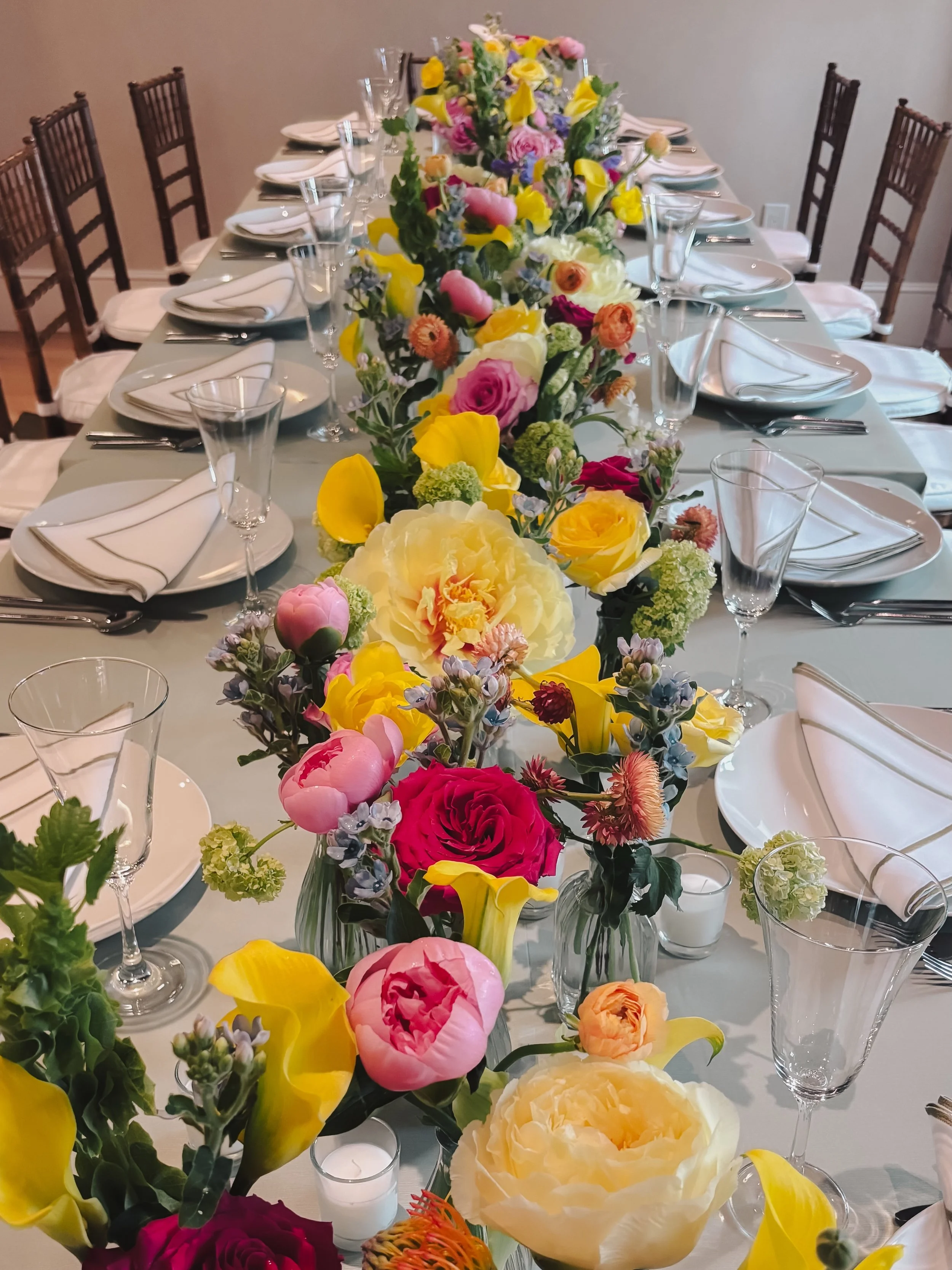 This husband came to us with a vision, a guest list, and zero hesitation. (And we love him for it!👏)&nbsp;He said, "I want it to be perfect"&mdash;and we made sure it was. Happy 40th, XXXX!✨

Florist: @lotusfloralevents
Rentals: @peakevent