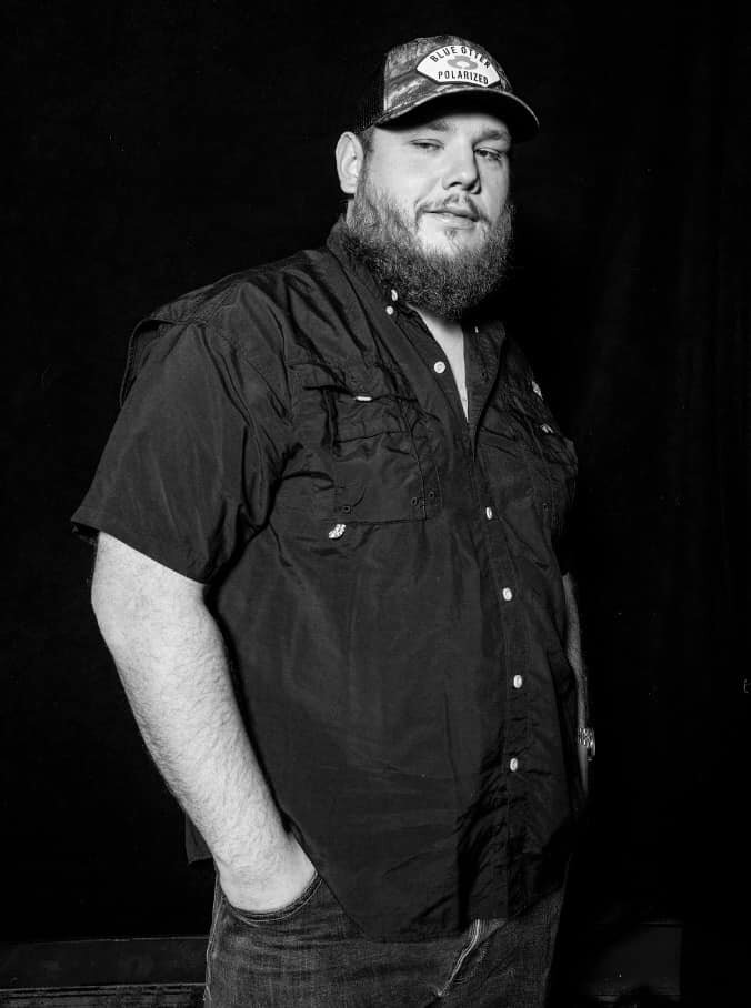 Quick portrait: Luke Combs. Great to spend a little time with Luke recently. Really a terrifically nice guy and such a talented songwriter. ￼