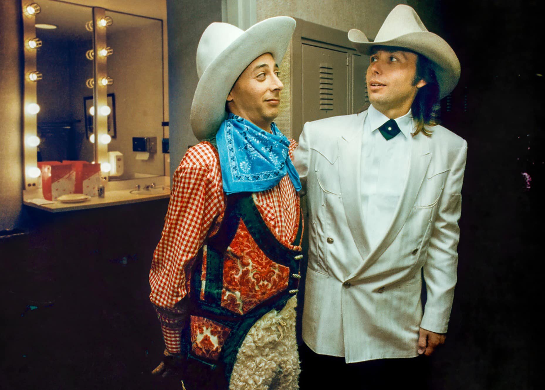 Had to go deep into my files to find this funny moment backstage at the Grand Ole Opry between Pee Wee Herman (Paul Reubens) and Dwight Yoakam. Sad to hear of Reubens passing.
#peeweeherman #dwightyoakam