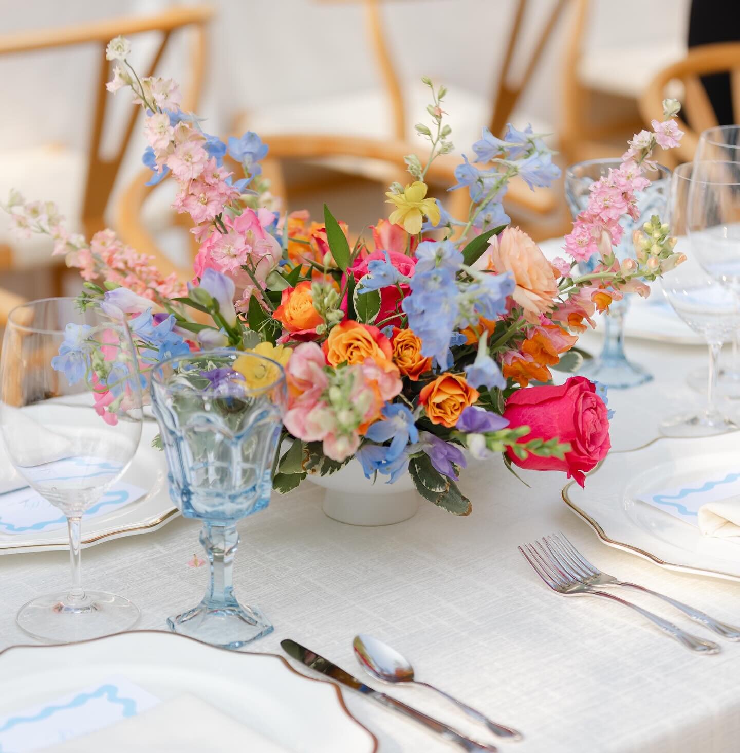 IN: Colorful summer weddings on Mackinac Island

OUT: Winter storms 

Planning and Design: @elsilueventplanning 
Photography: @coryweber 
Floral Design: @florarae_ 
Design and Tabletop Rentals: @timelesseventrental 
Venue: @islandhousemackinac