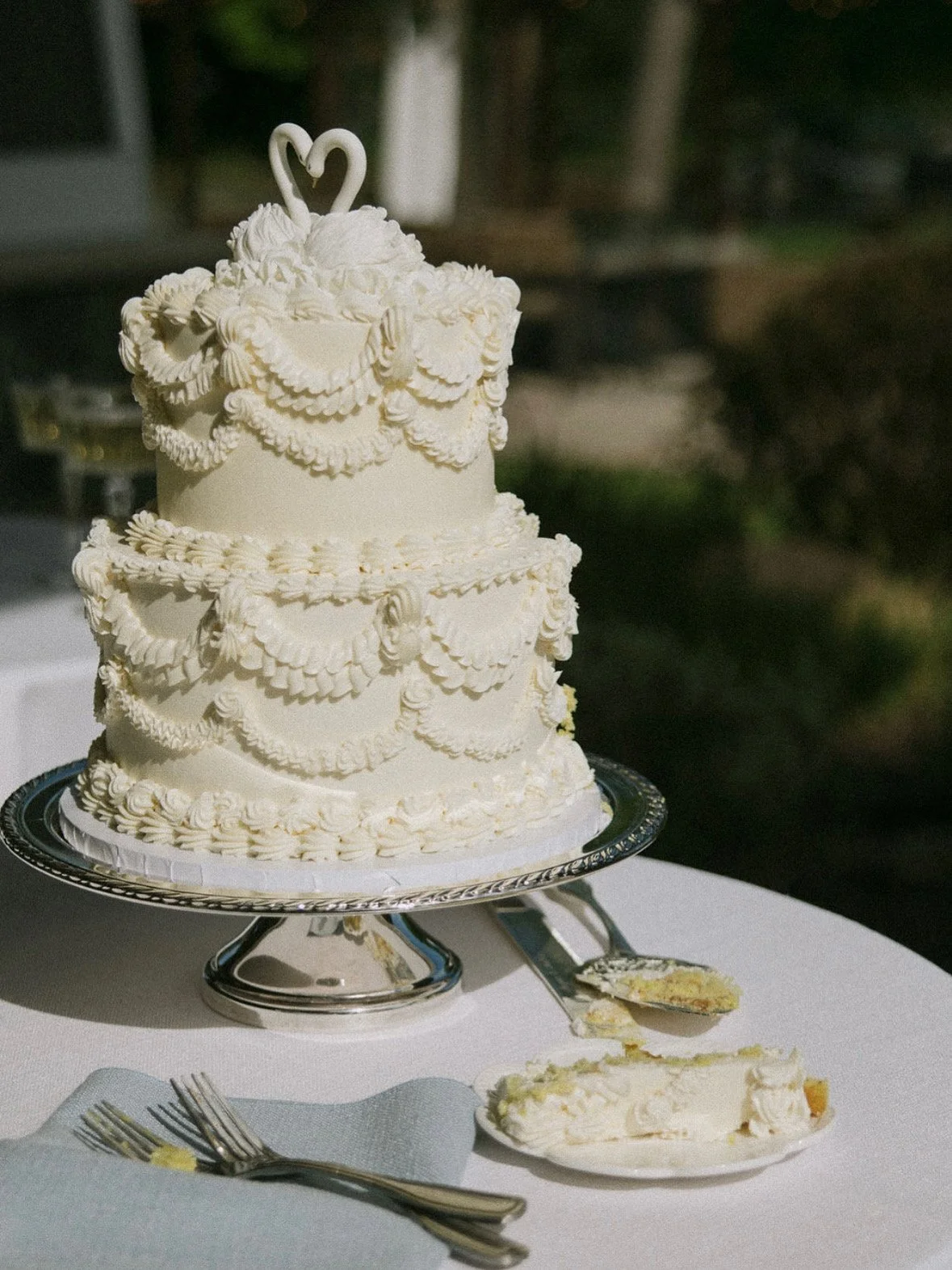 Vintage style wedding Cake