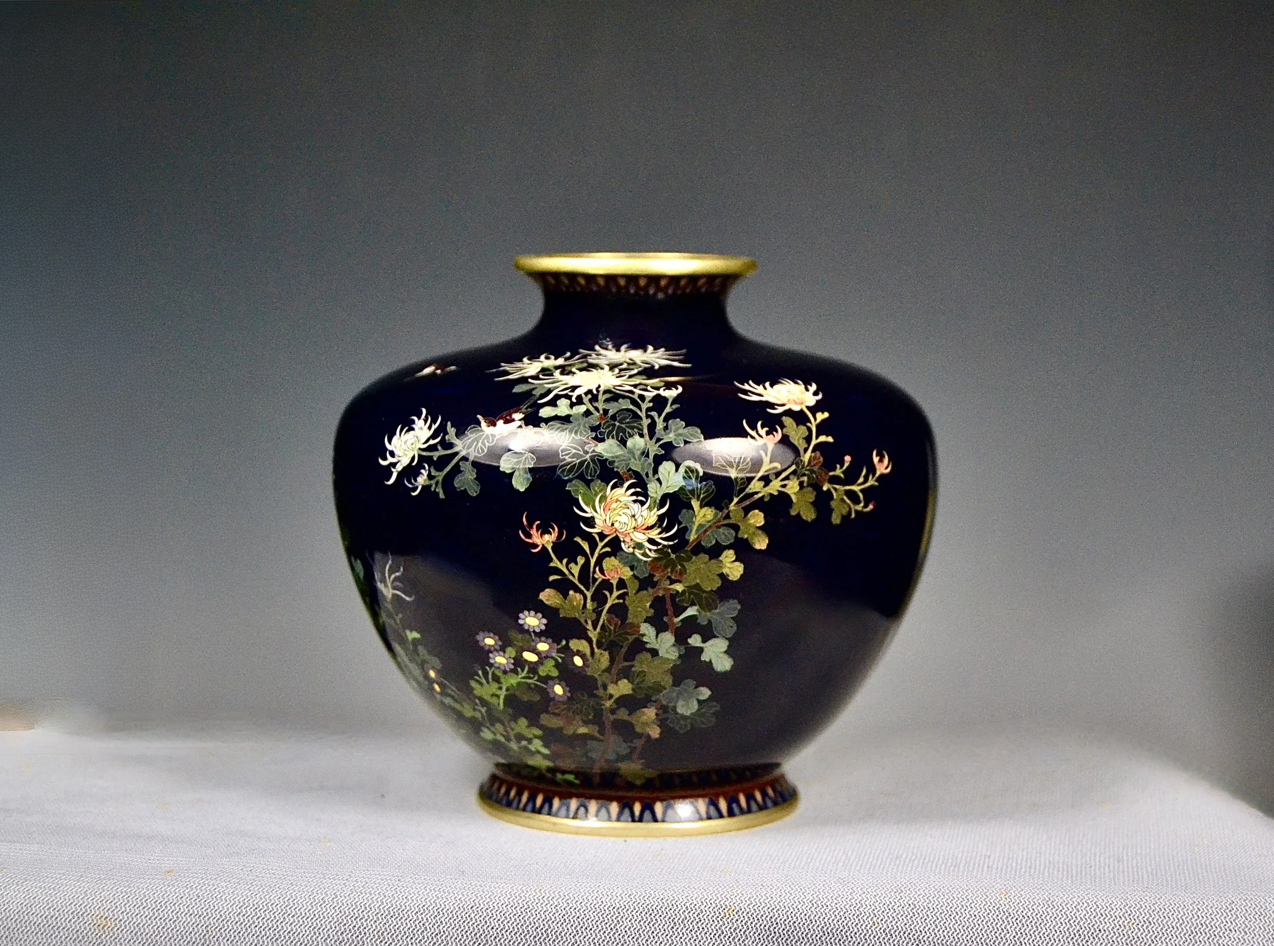 (SOLD)               Fine Silver Wire Meiji Cloisone Vase w/ Four Varieties of Chrysanthemum