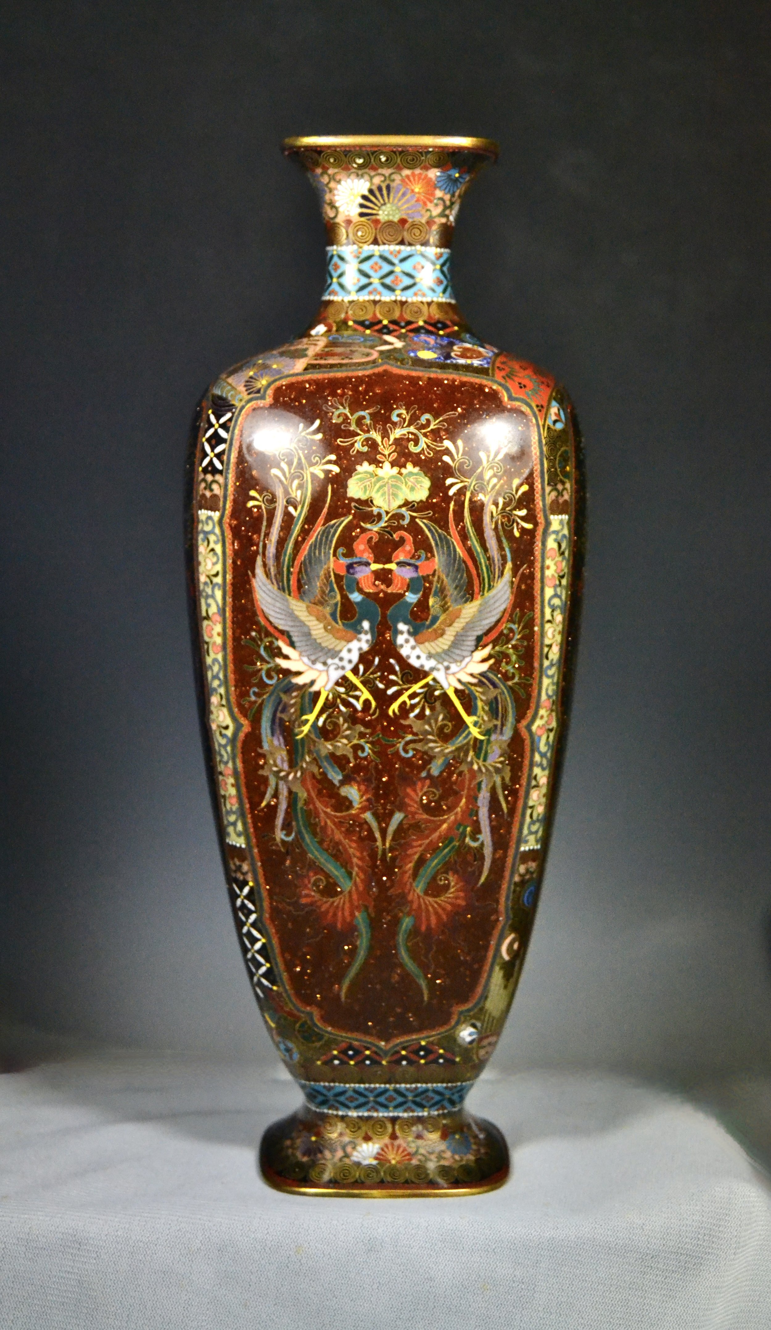 (SOLD)     Fine Gold Gilt WireJapanese Cloisonne Tradtionial Vase  Ota Tameshiro