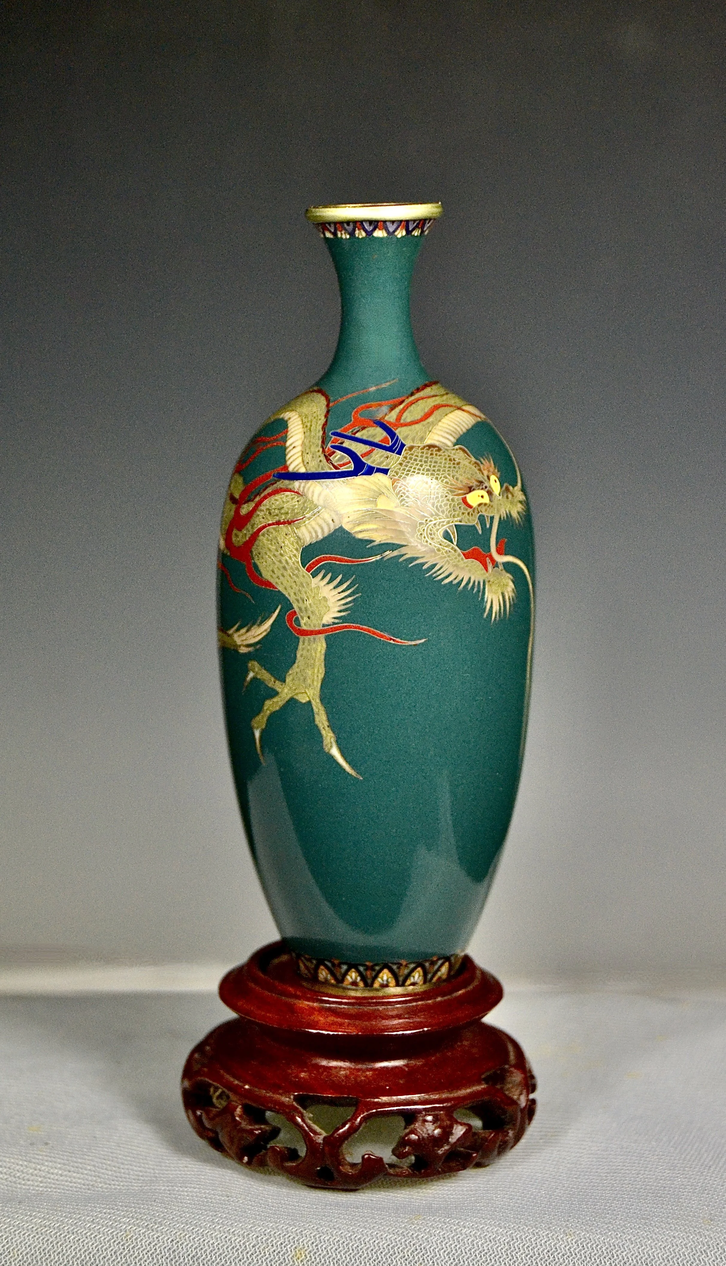 Beautiful Quality Very Fine Silver Wire Japanese Meiji Cloisonne Dragon Vase