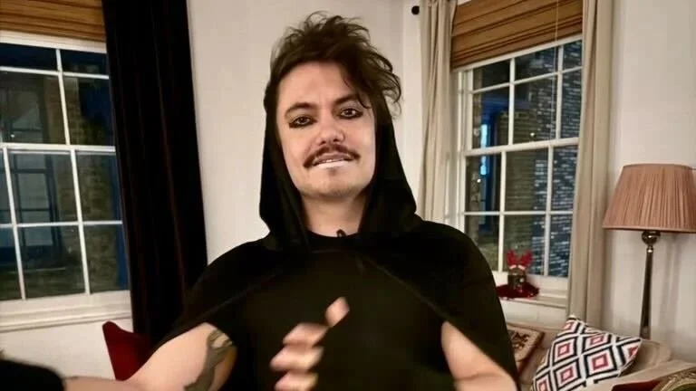 The ultimate fundraising roundtable: but are you a Faithful or a Traitor?