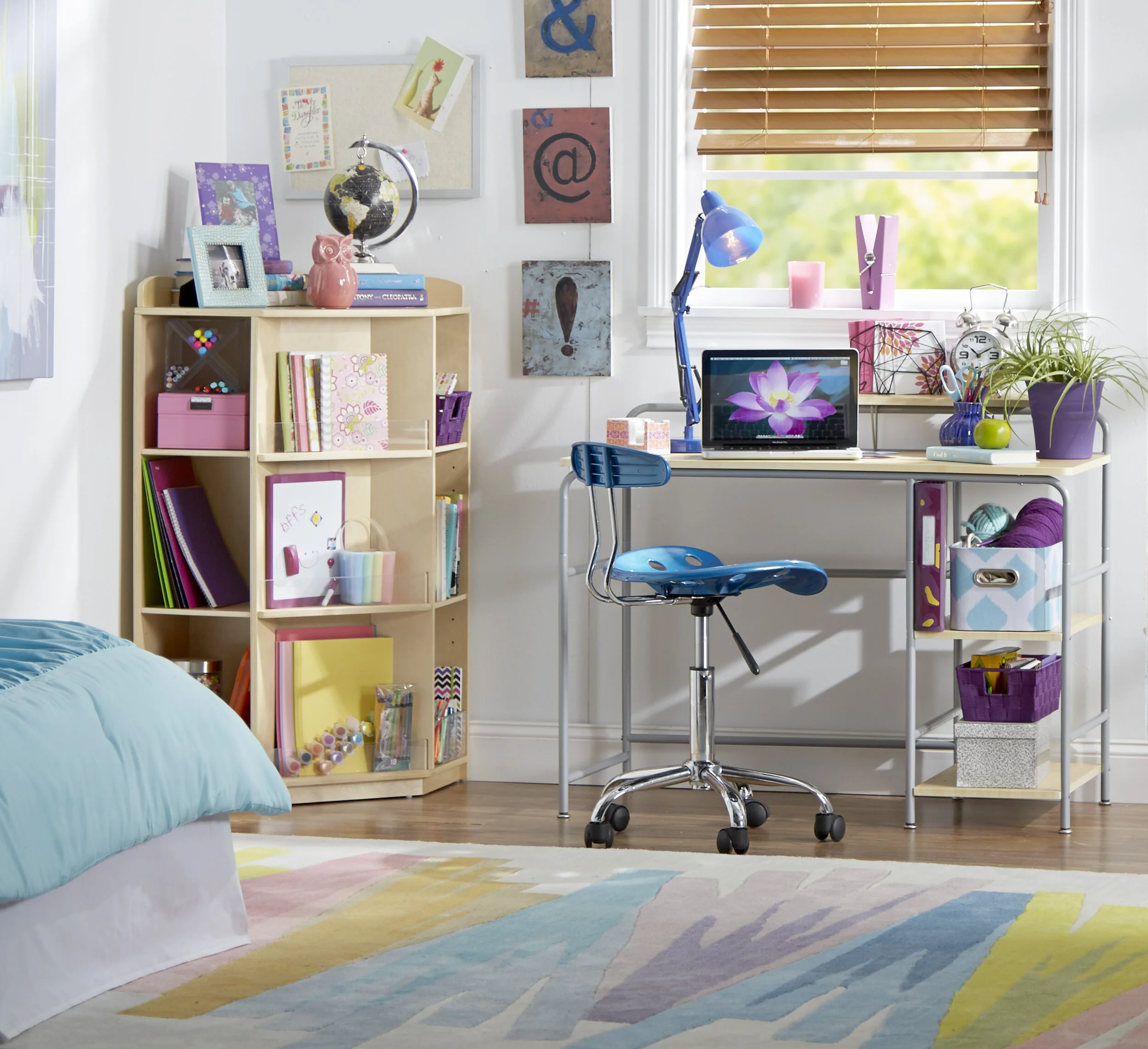 3096334_DS_BTS Kids Desk_101.jpg