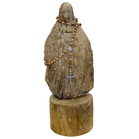 pale.our.lady.with.rosary.jpg