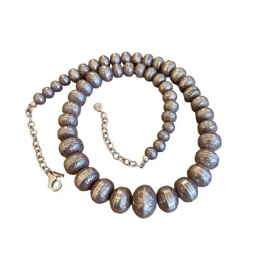 navajo.pearls.1.detail.jpg