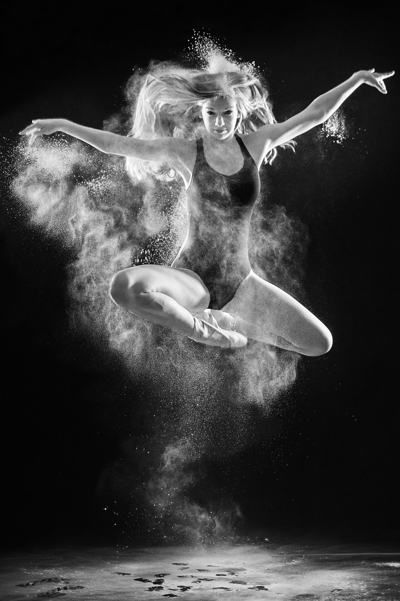 Janelle 5.11.19 04 B&W.jpg