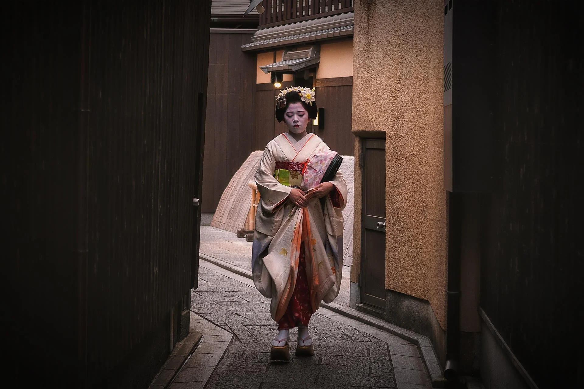 lonely_geisha.jpg