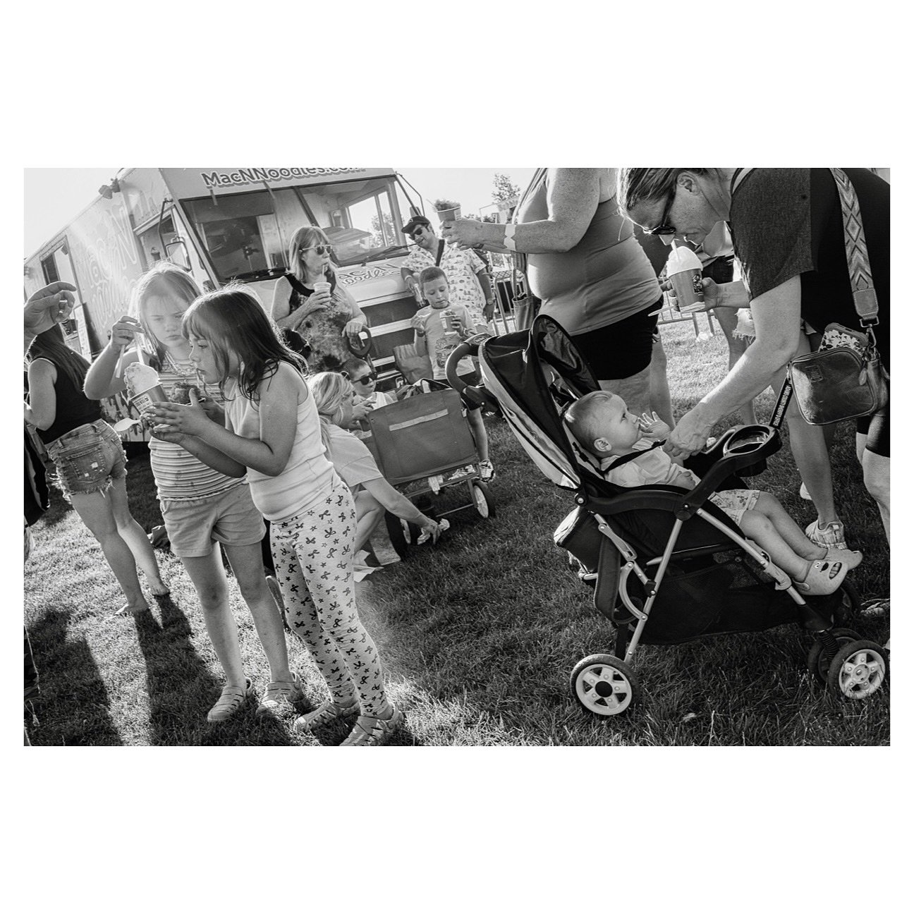 @frederickcolorado in put on a summer hot air balloon fest that was magical. Nothing like a summer festival to kick off the solstice!
.
.
.
.
.
#Leica #leicacamera #leicacamerausa #leicafotografieinternational #LFIgallery #leicastreet #allaboutphotop