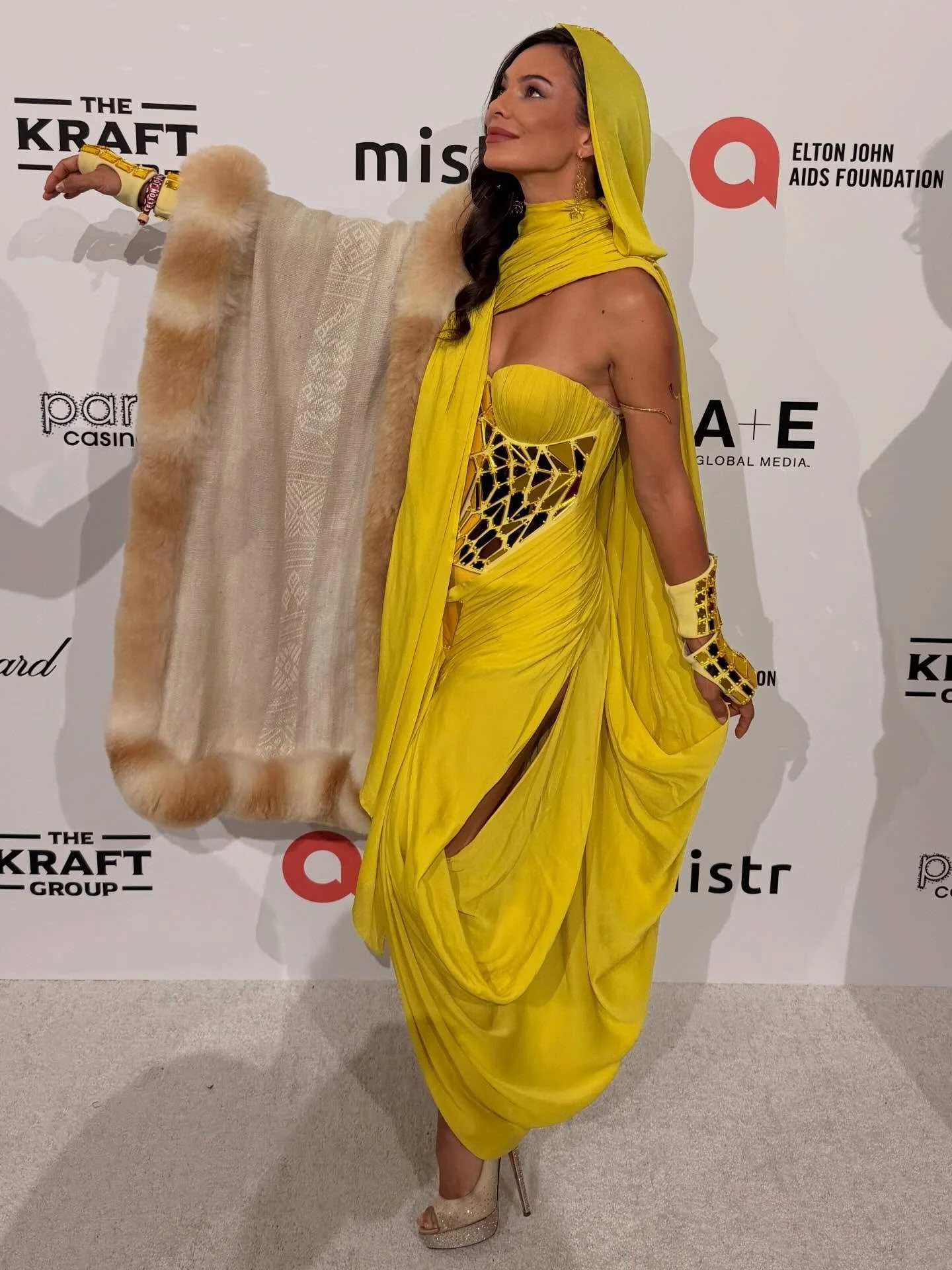 Magic is when glamour, purpose, and giving back intersect. Last night I walked the red carpet at the @eltonjohn Oscar&rsquo;s Gala in archival bespoke couture by @erevosaether, wrapped in the prayers of the Quechua women of the Sacred Valley with @ma