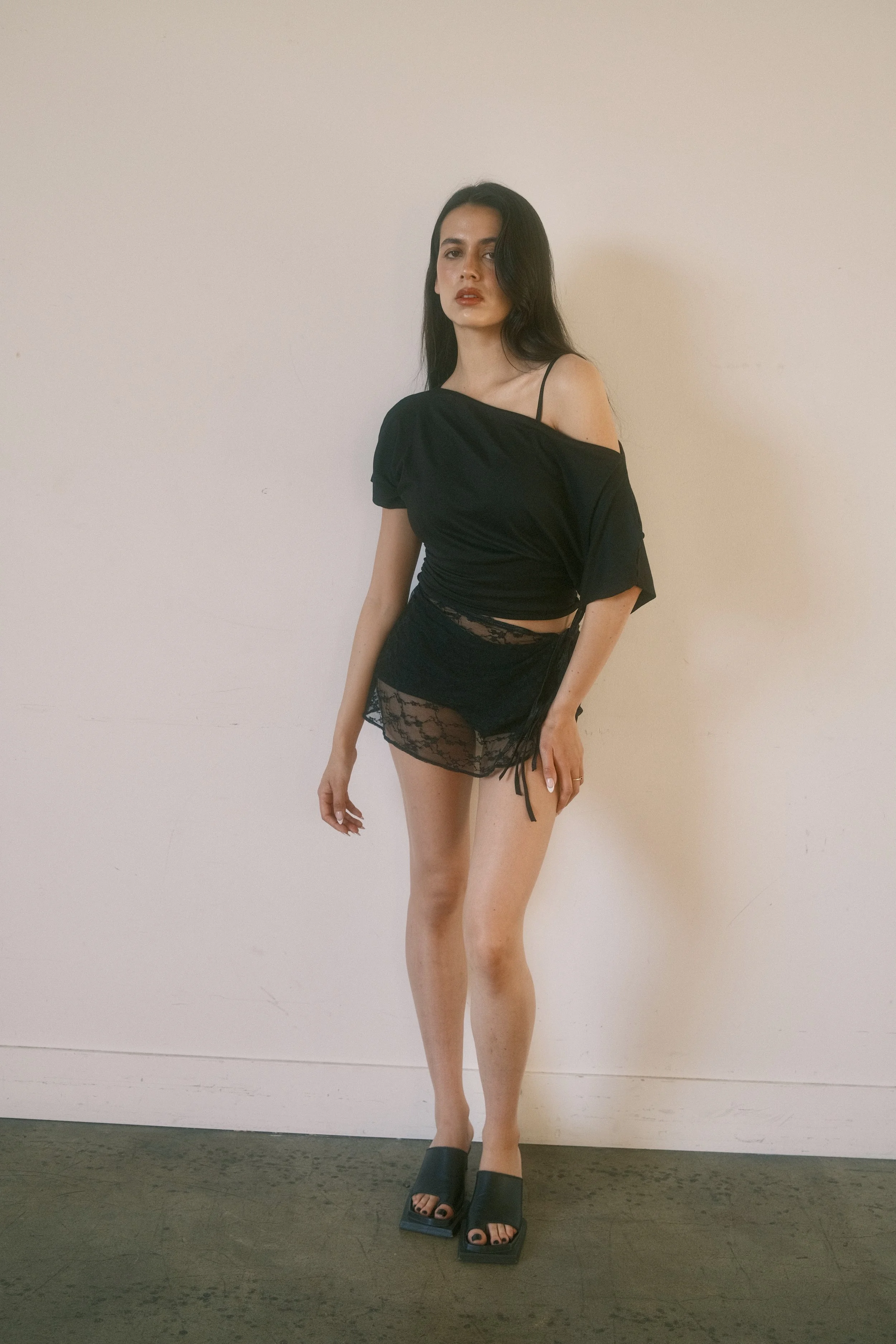 The Slouchy Tee in Black